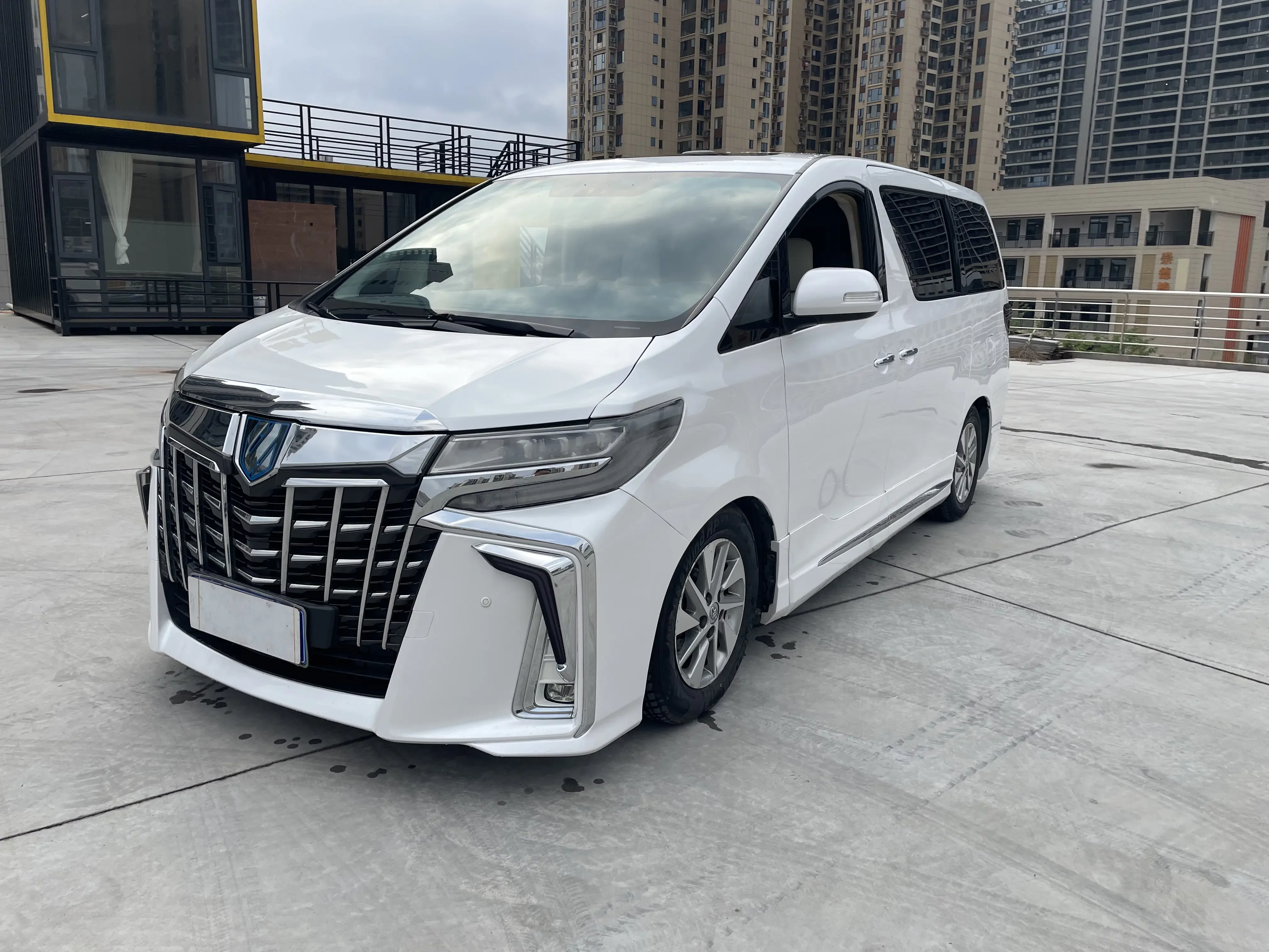 Toyota Alphard (Elfa)