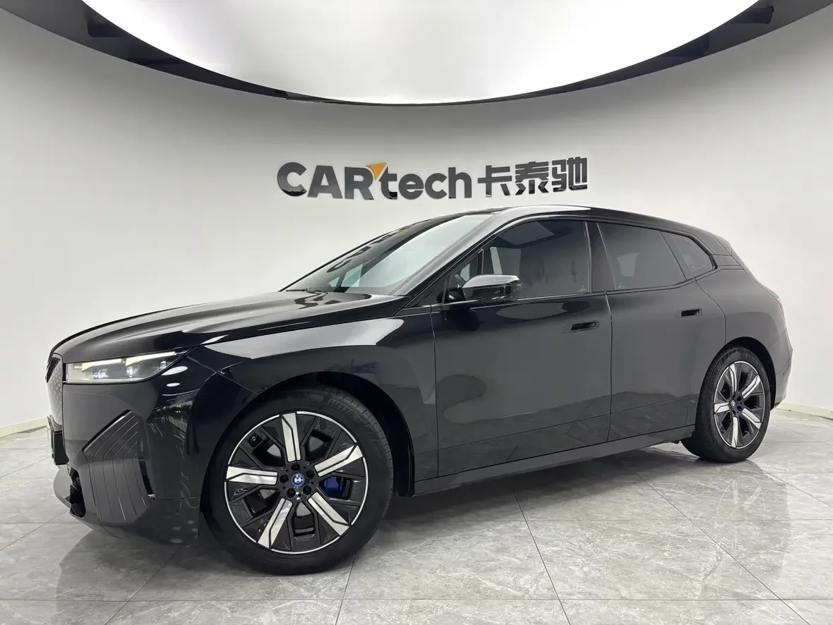 BMW iX