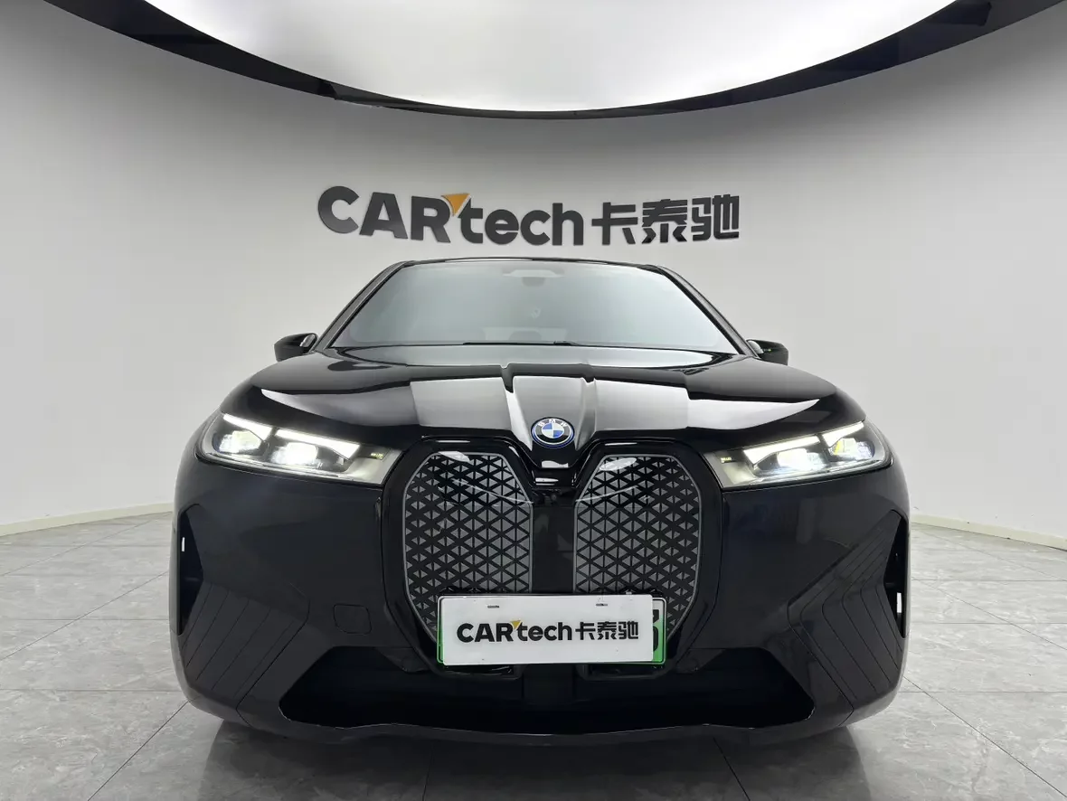 BMW iX