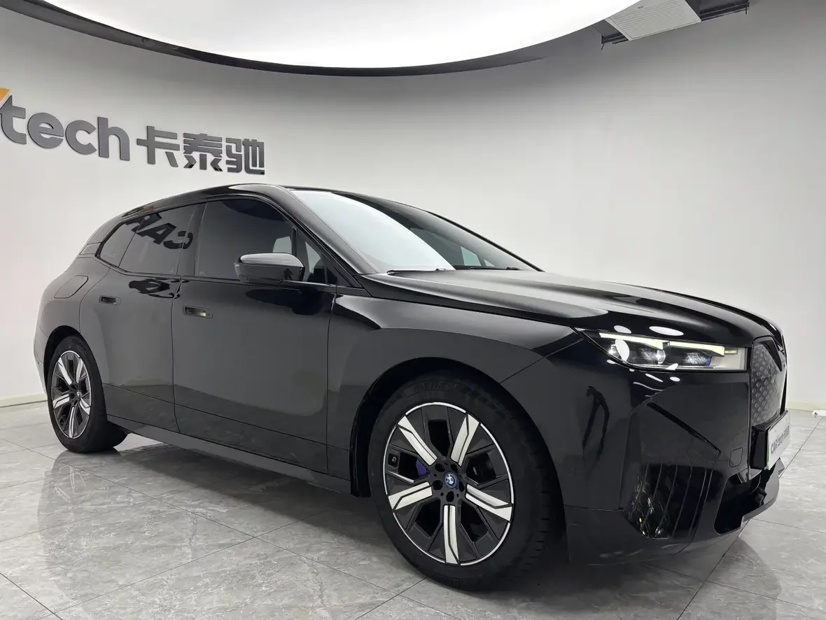 BMW iX