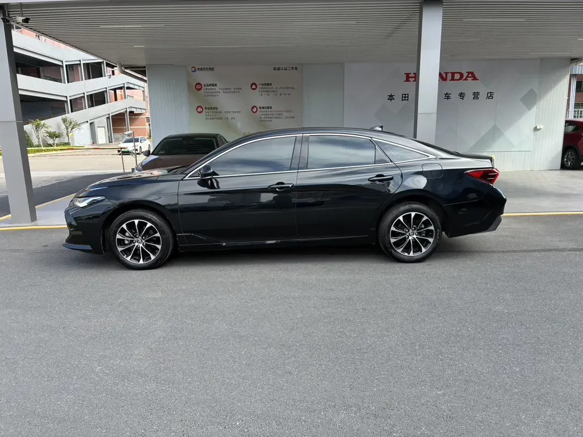 Toyota Avalon (asian dragon)