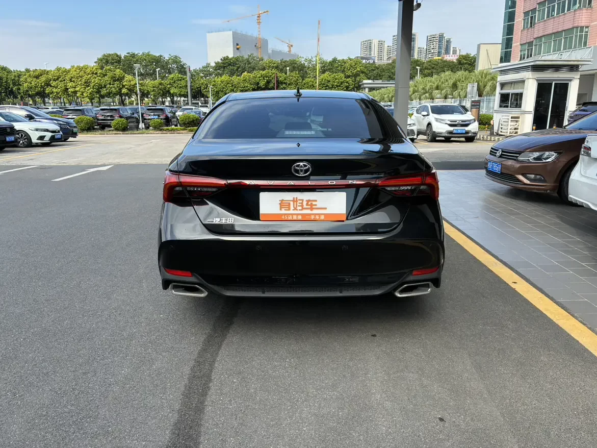 Toyota Avalon (asian dragon)