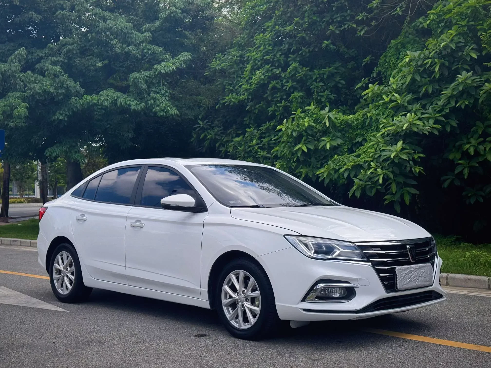 Roewe i5
