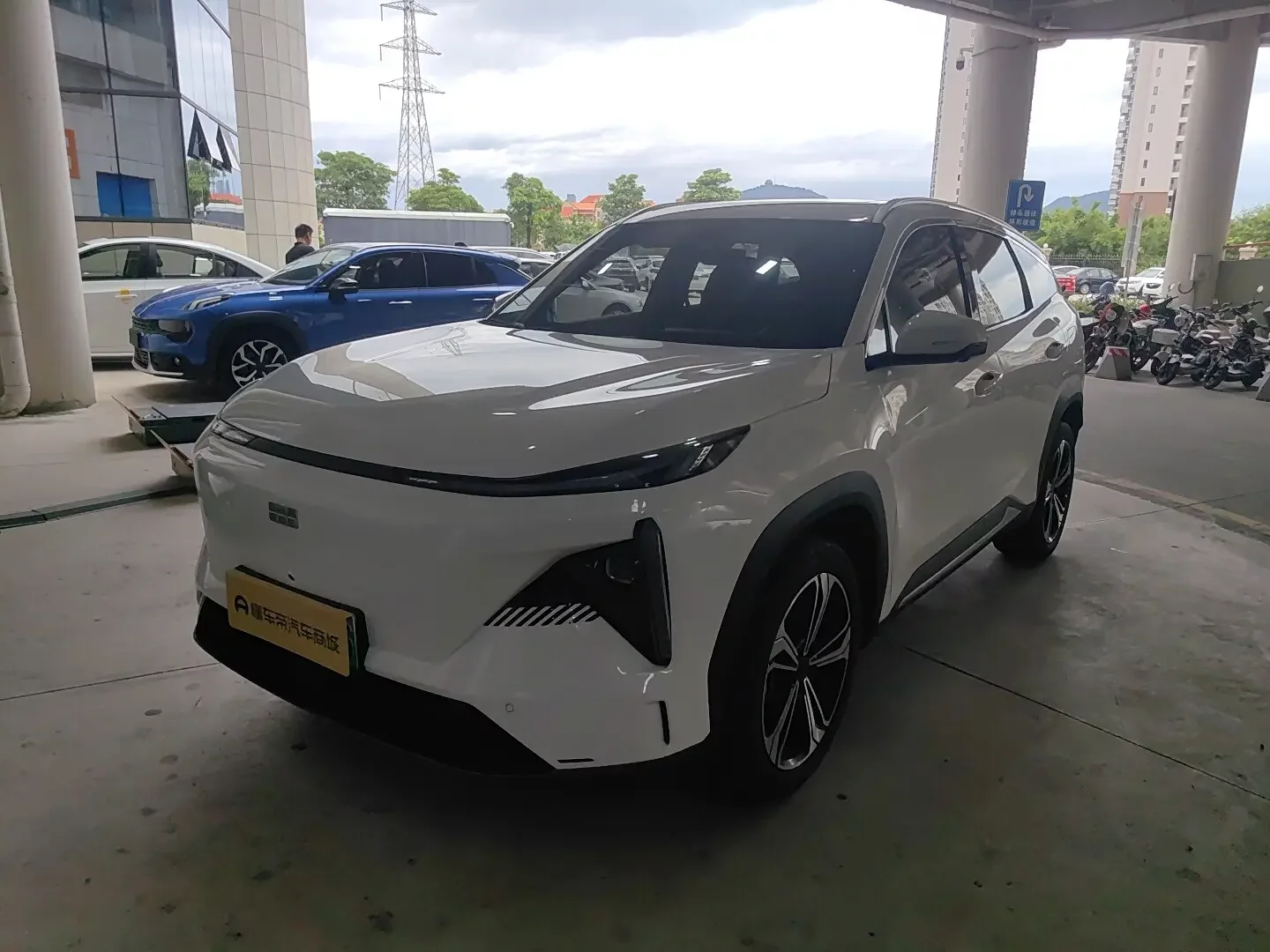 Geely Galaxy L7