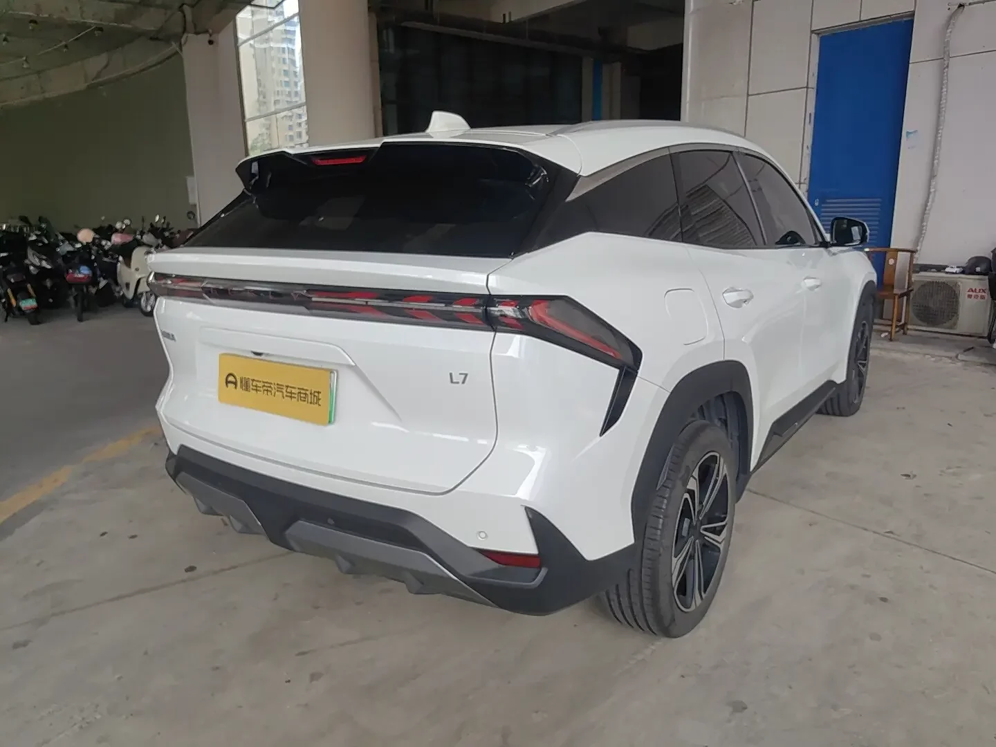 Geely Galaxy L7