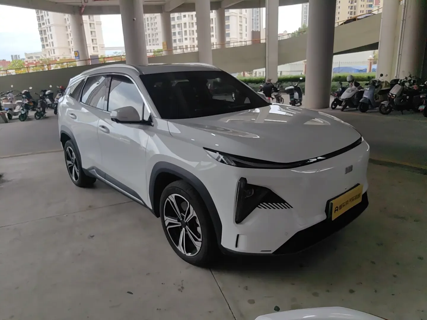 Geely Galaxy L7