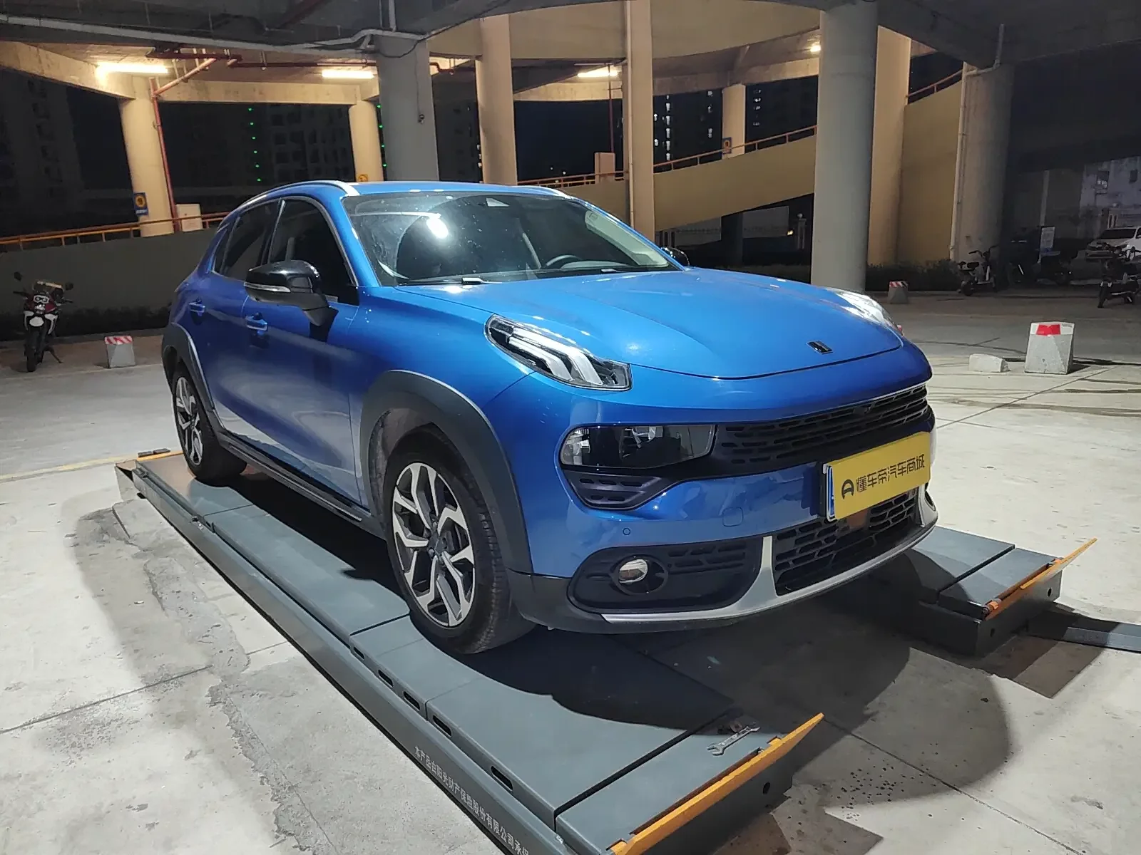 Lynk & Co 02