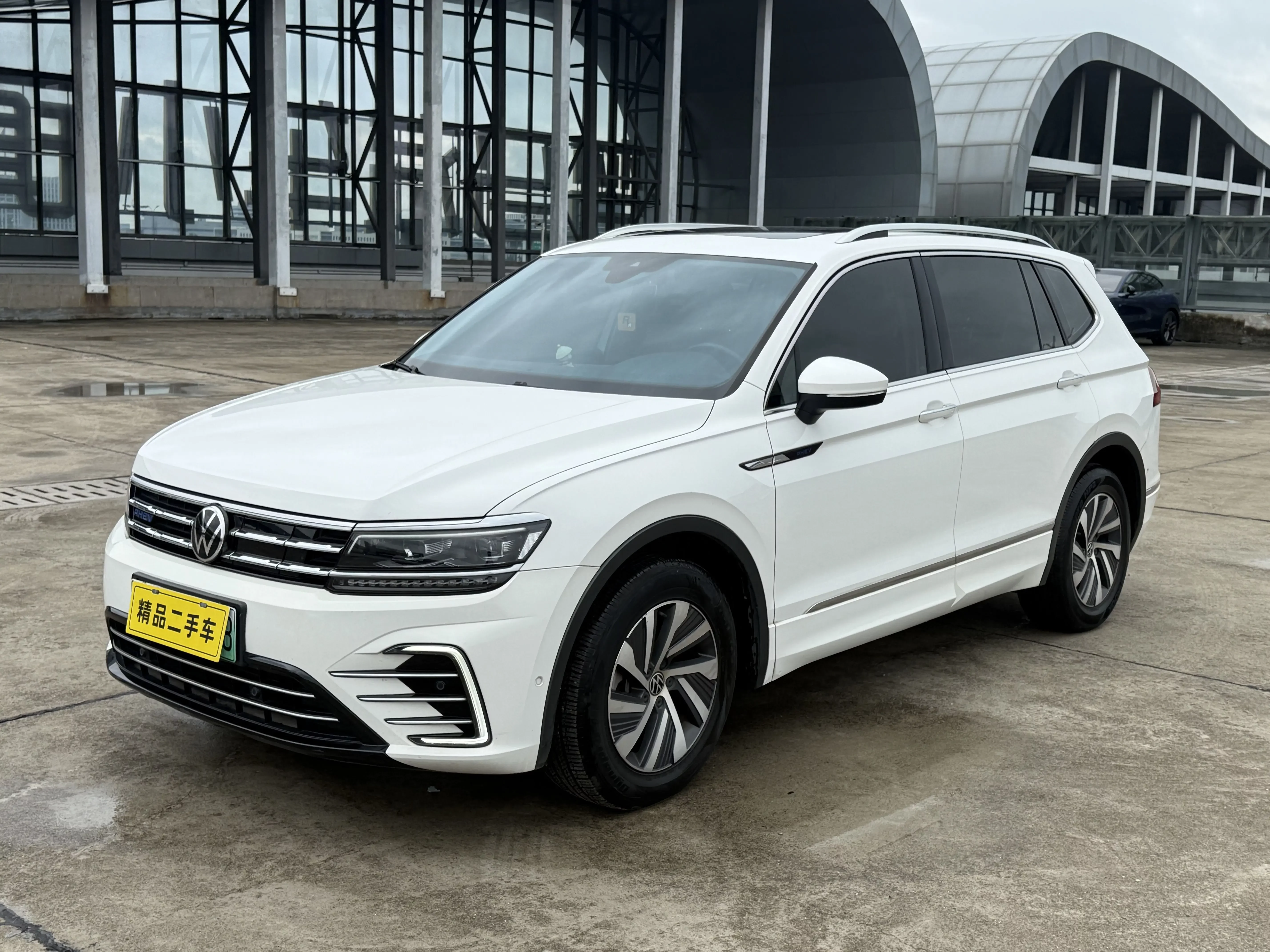 Volkswagen Tiguan L PHEV