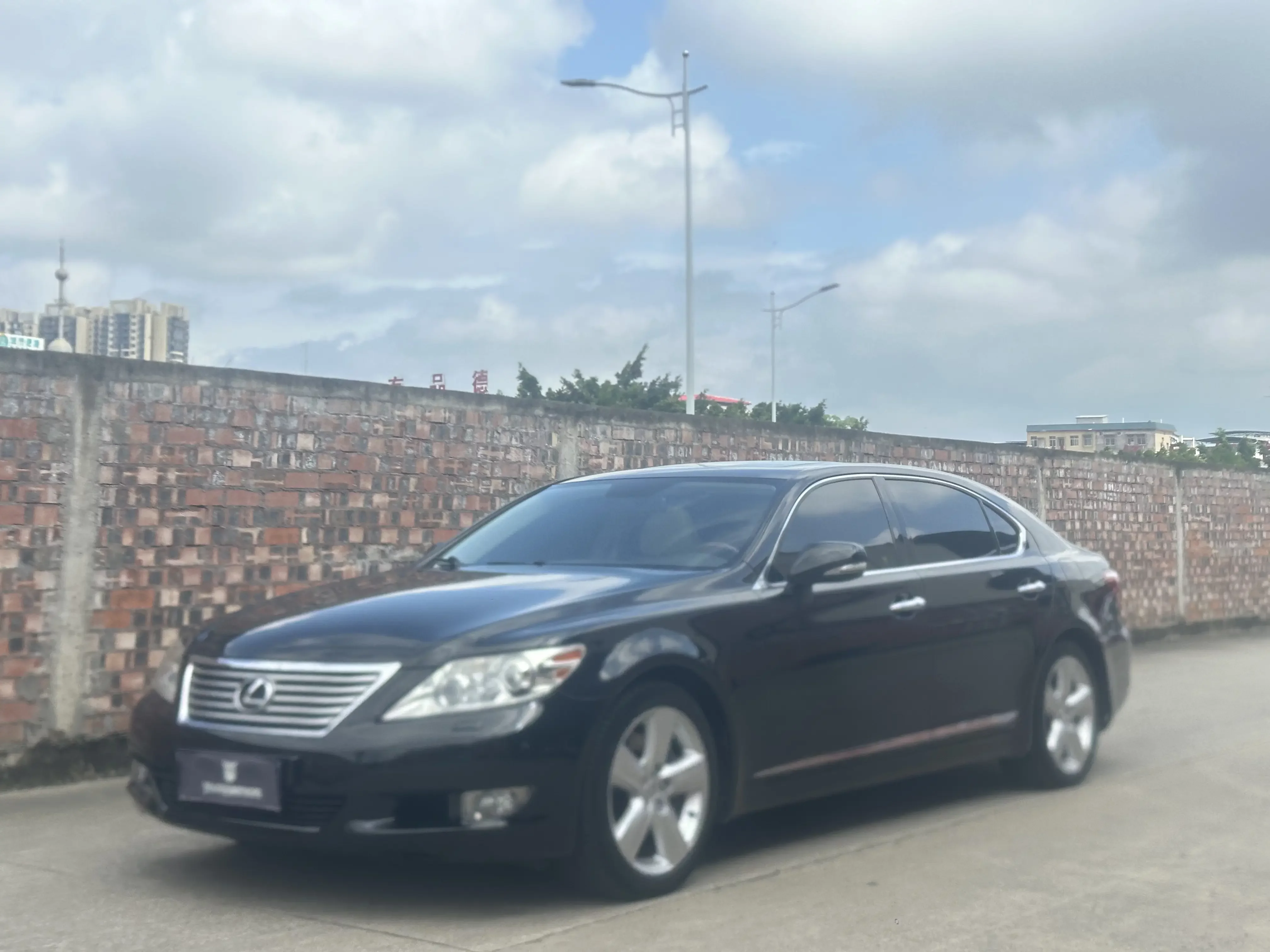 Lexus LS