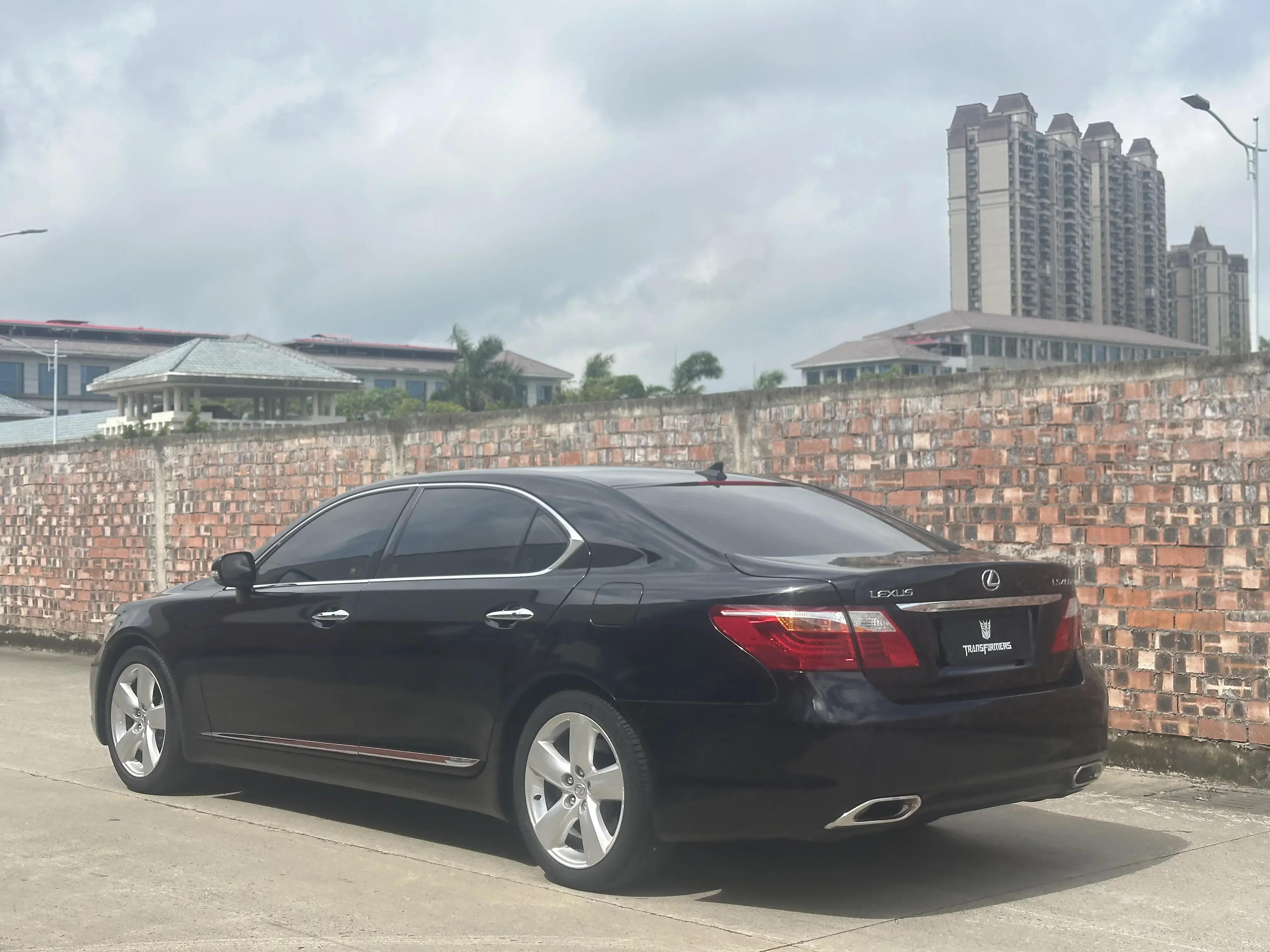 Lexus LS