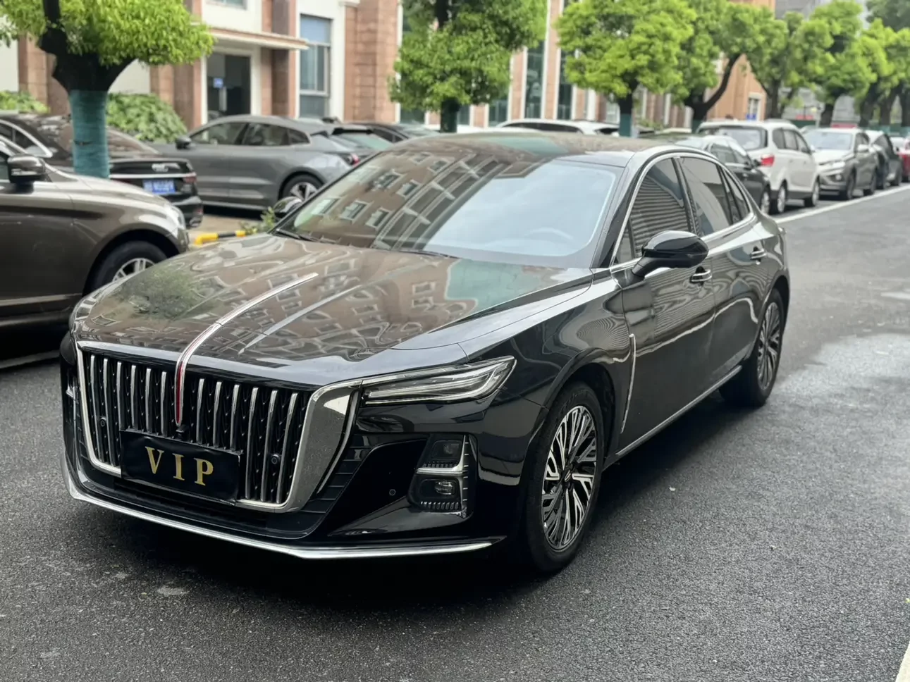 Hongqi H5