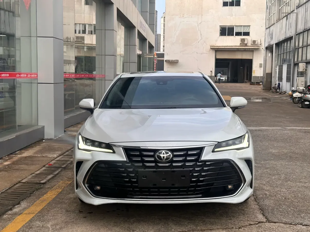 Toyota Avalon (asian dragon)