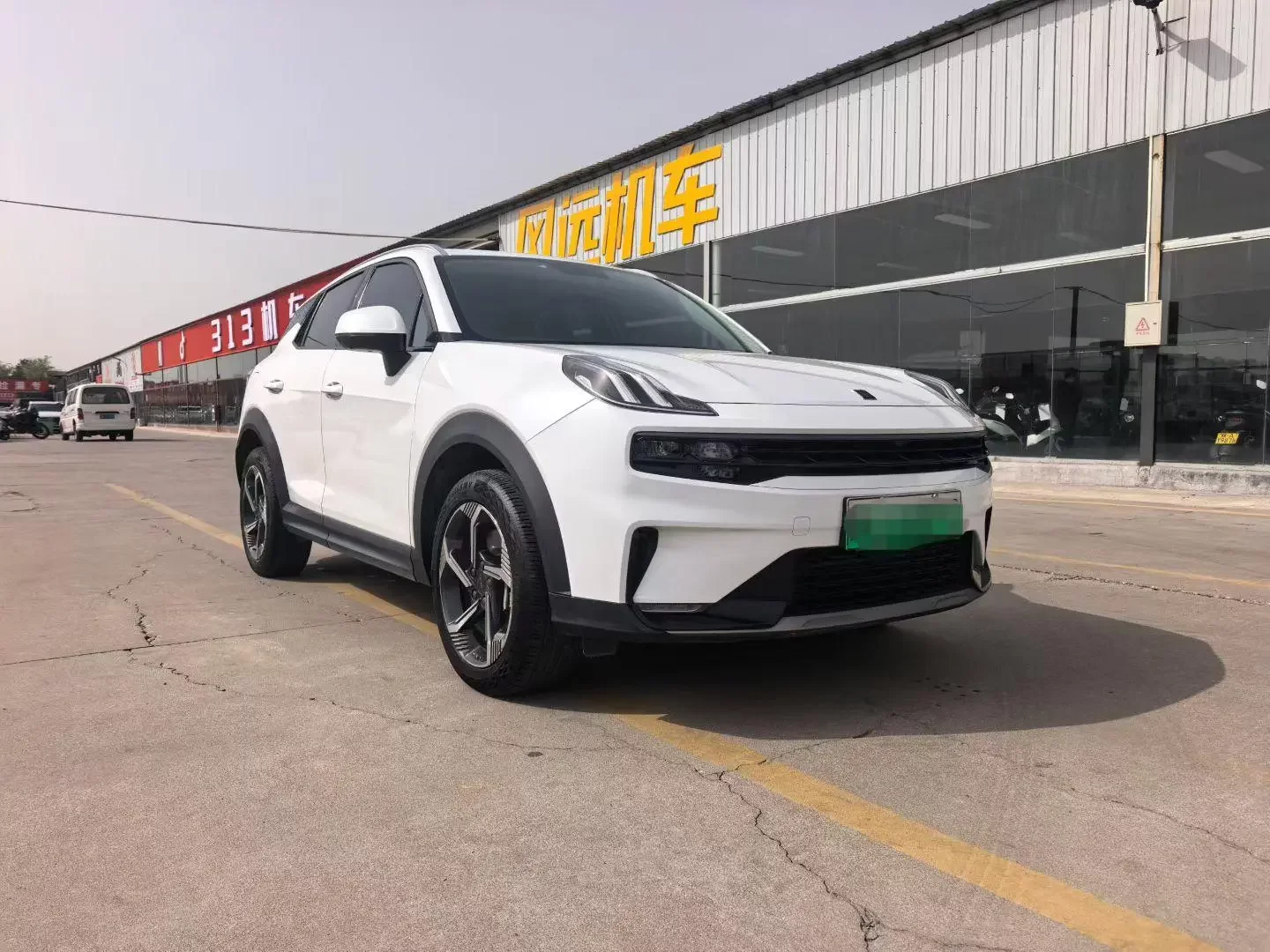 Lynk & Co 06 EM-P
