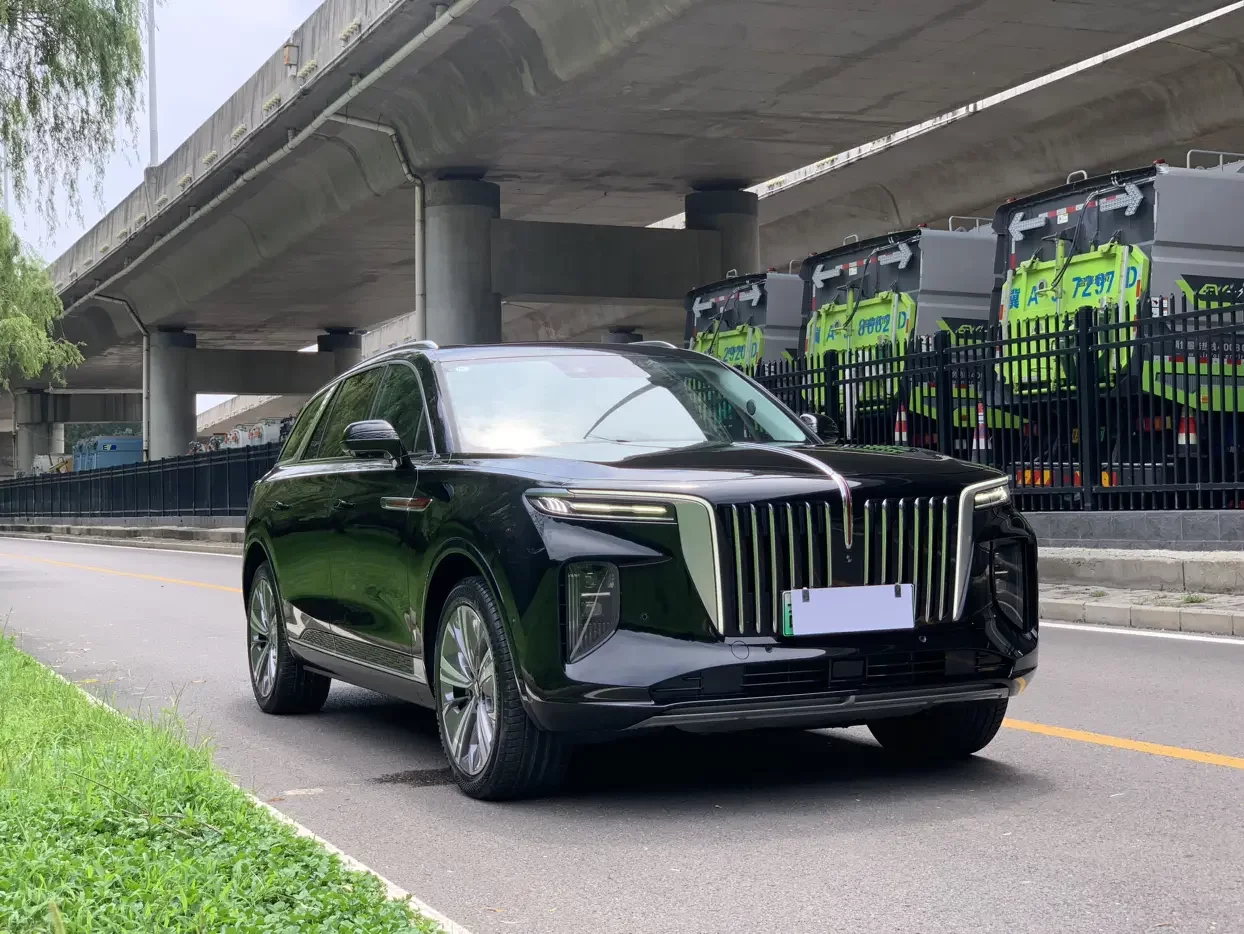 Hongqi E-HS9