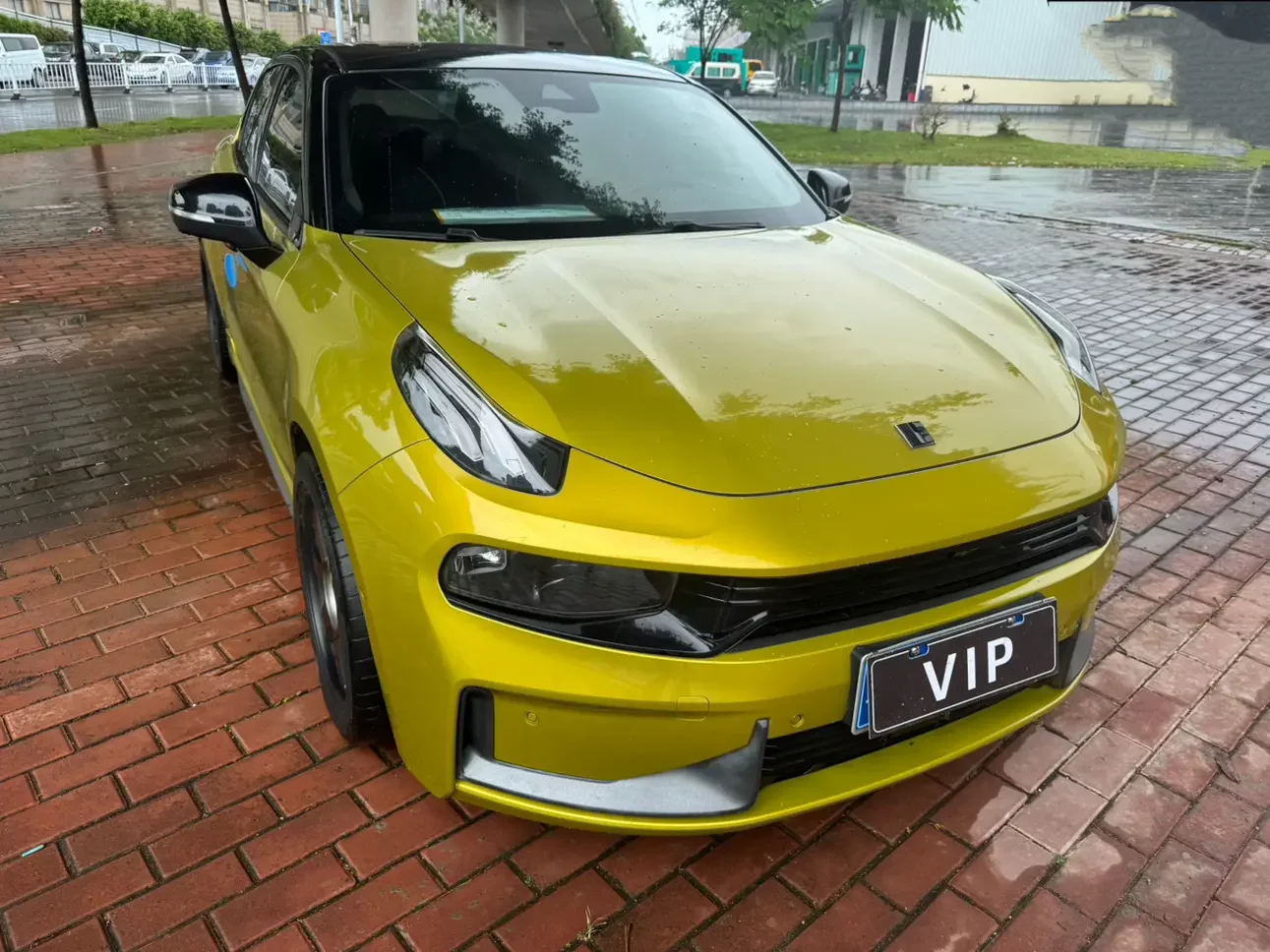 Lynk & Co 03
