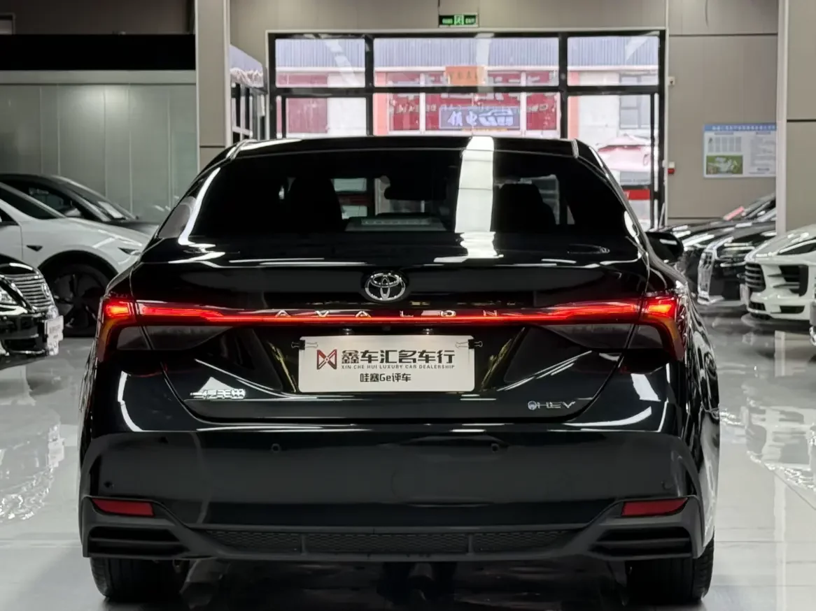 Toyota Avalon (asian dragon)