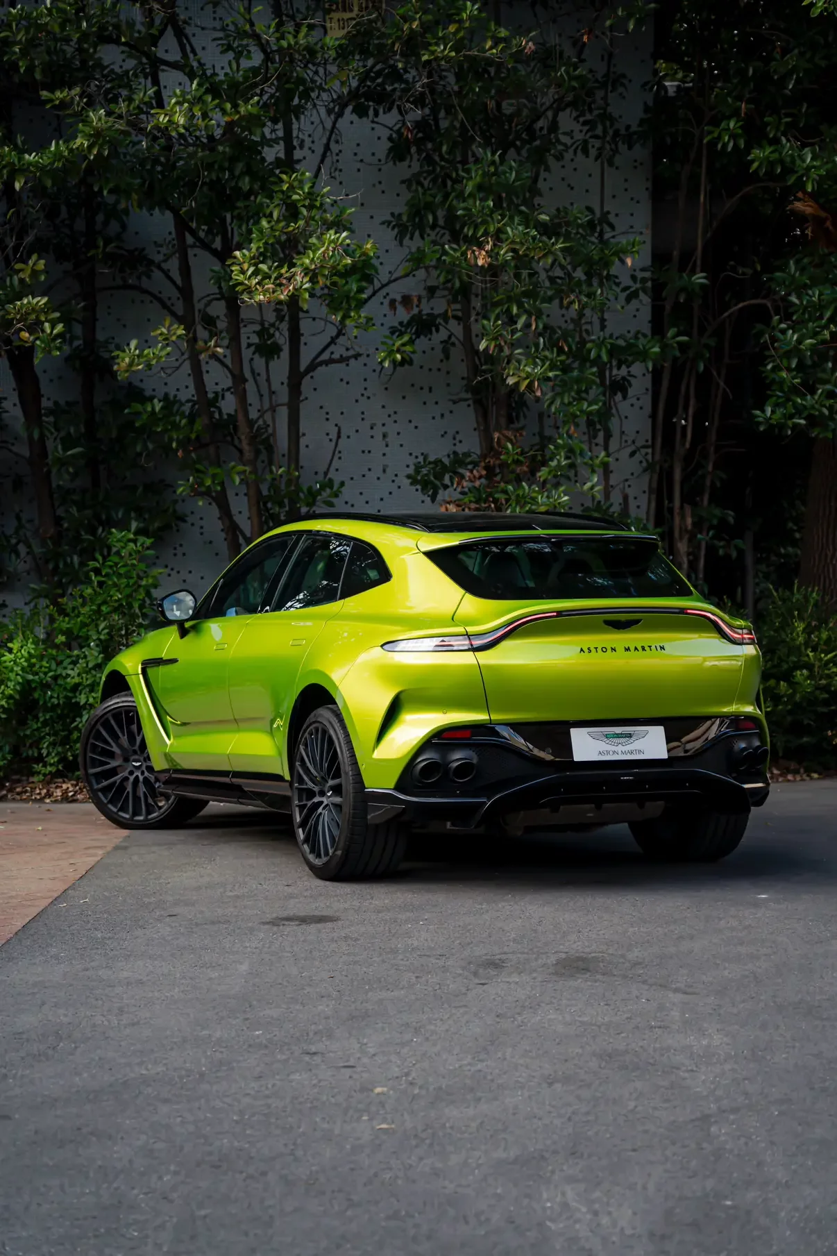 Aston Martin DBX