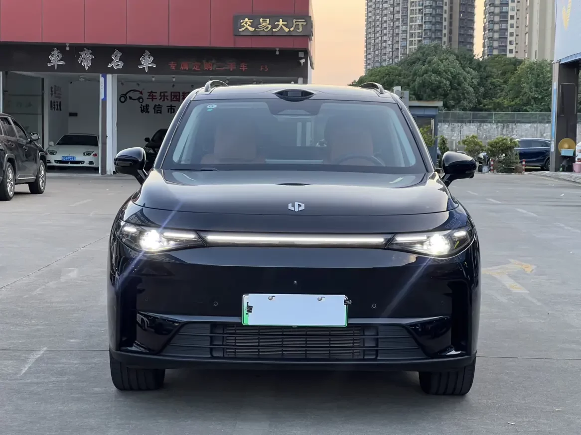 Leapmotor C16