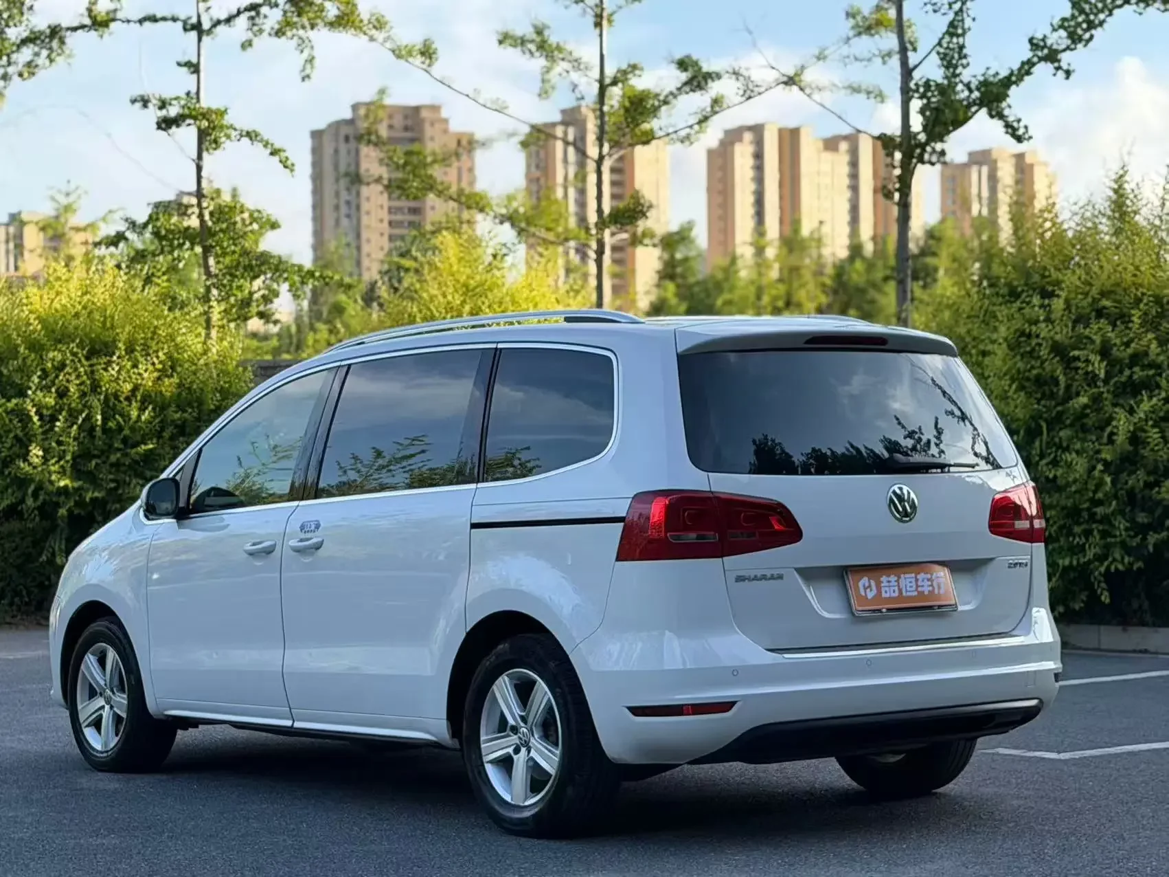 Volkswagen Sharon