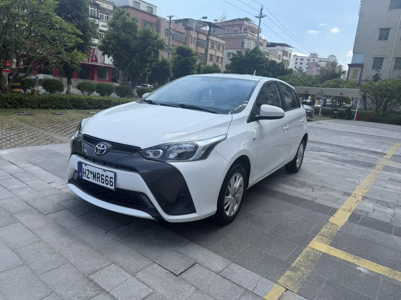 Toyota Yaris L