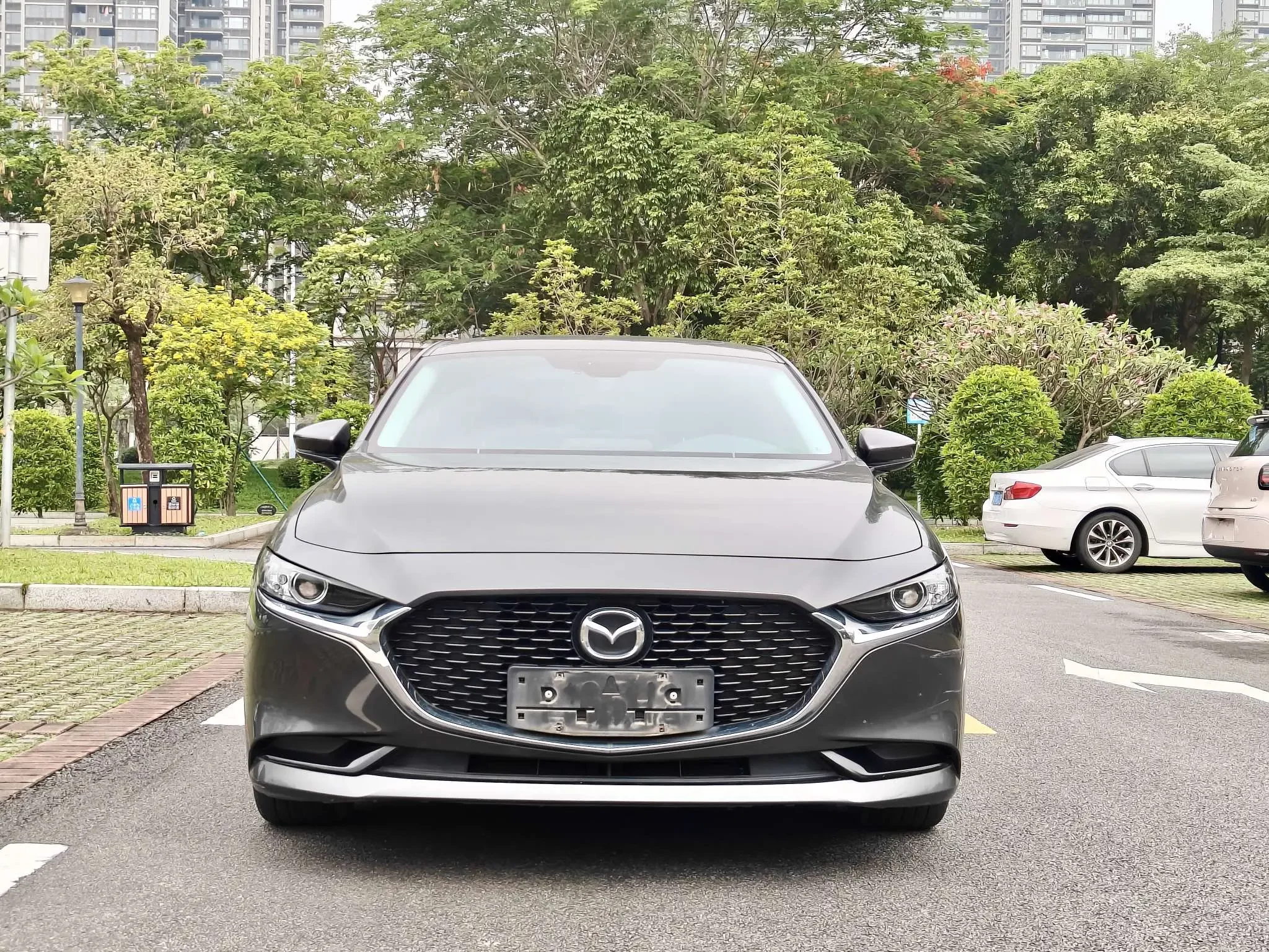 Mazda Axela (3)