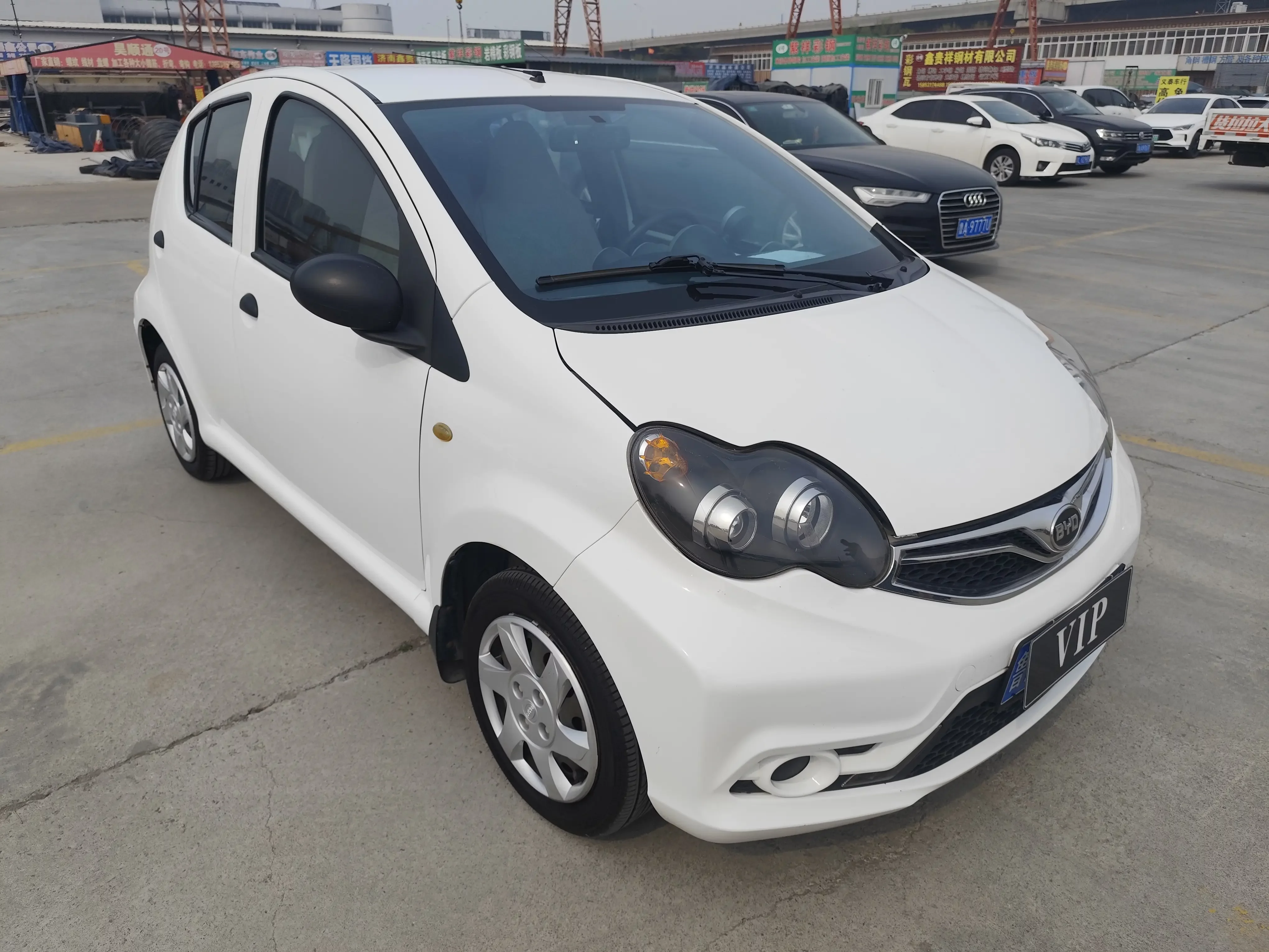 BYD F0