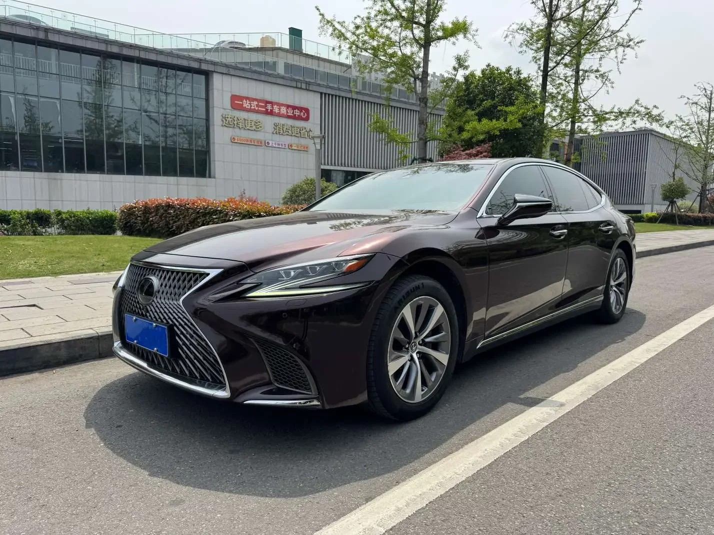 Lexus LS