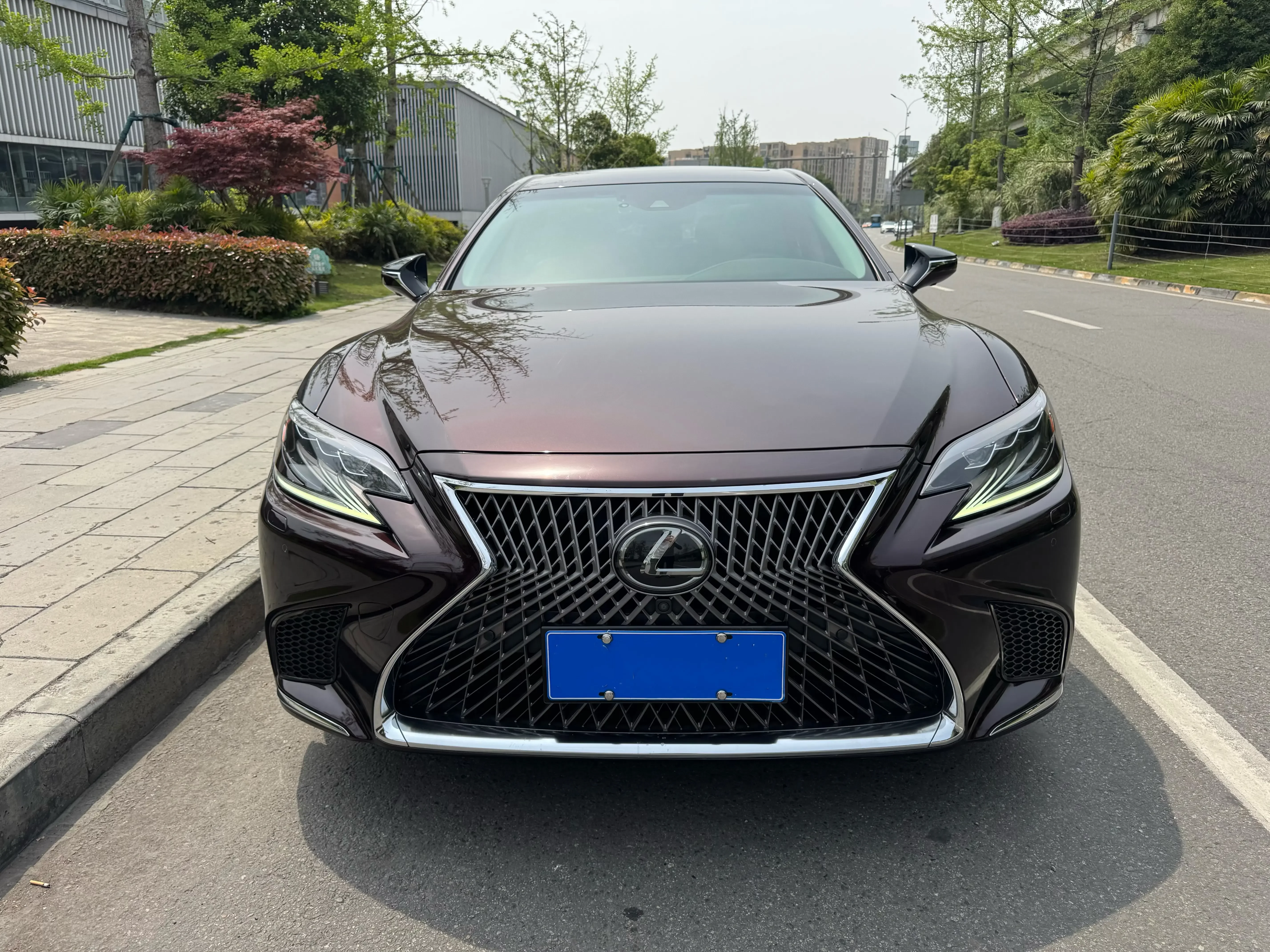 Lexus LS