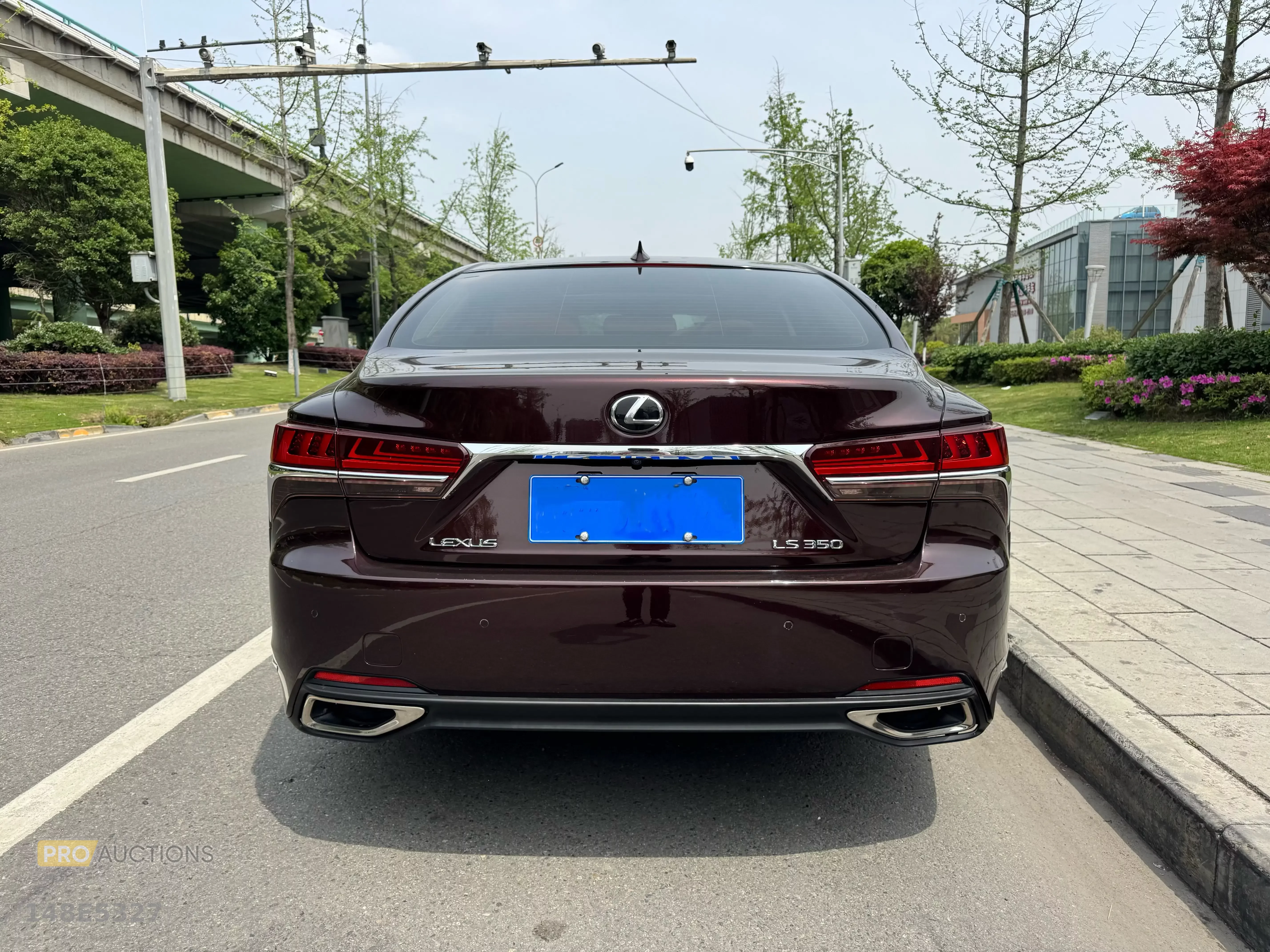 Lexus LS