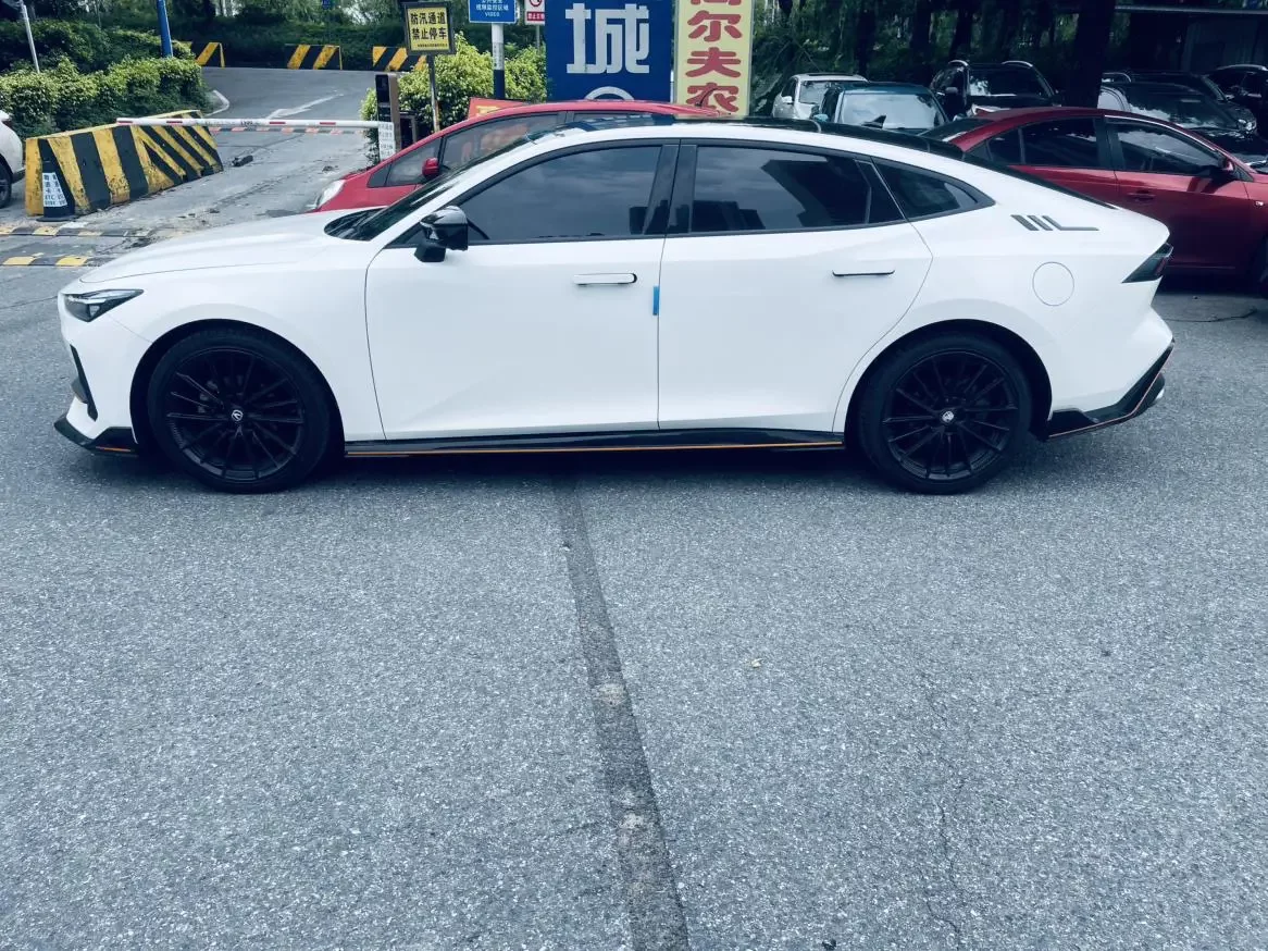 Changan UNI-V