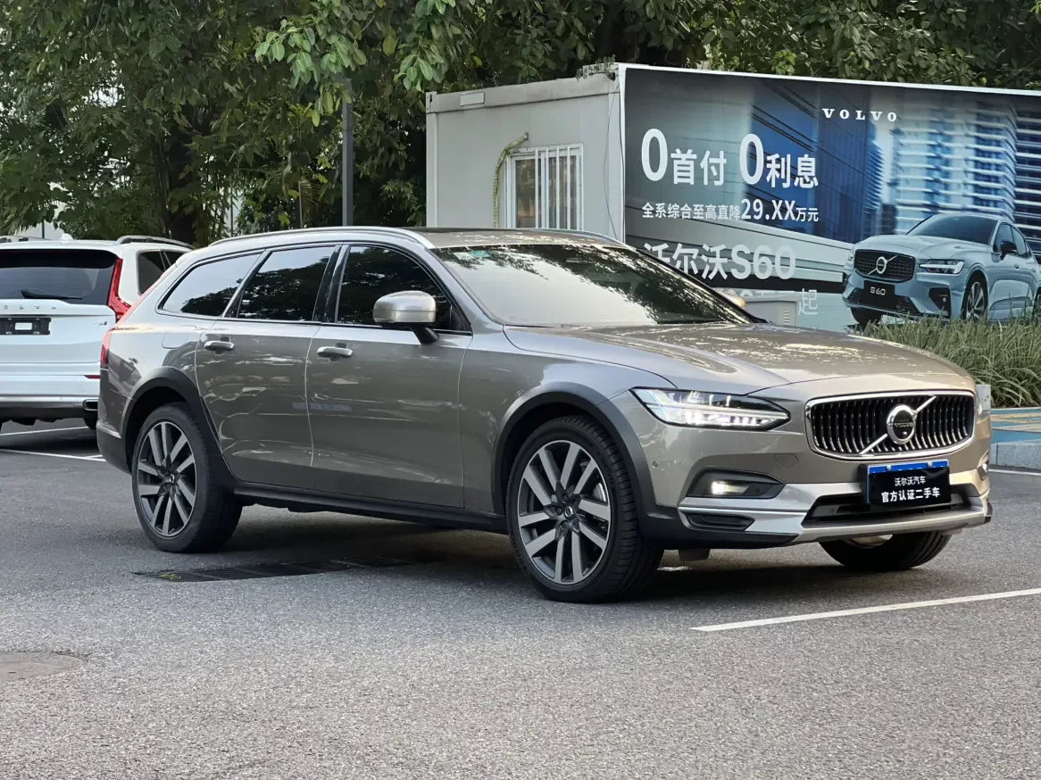 Volvo V90