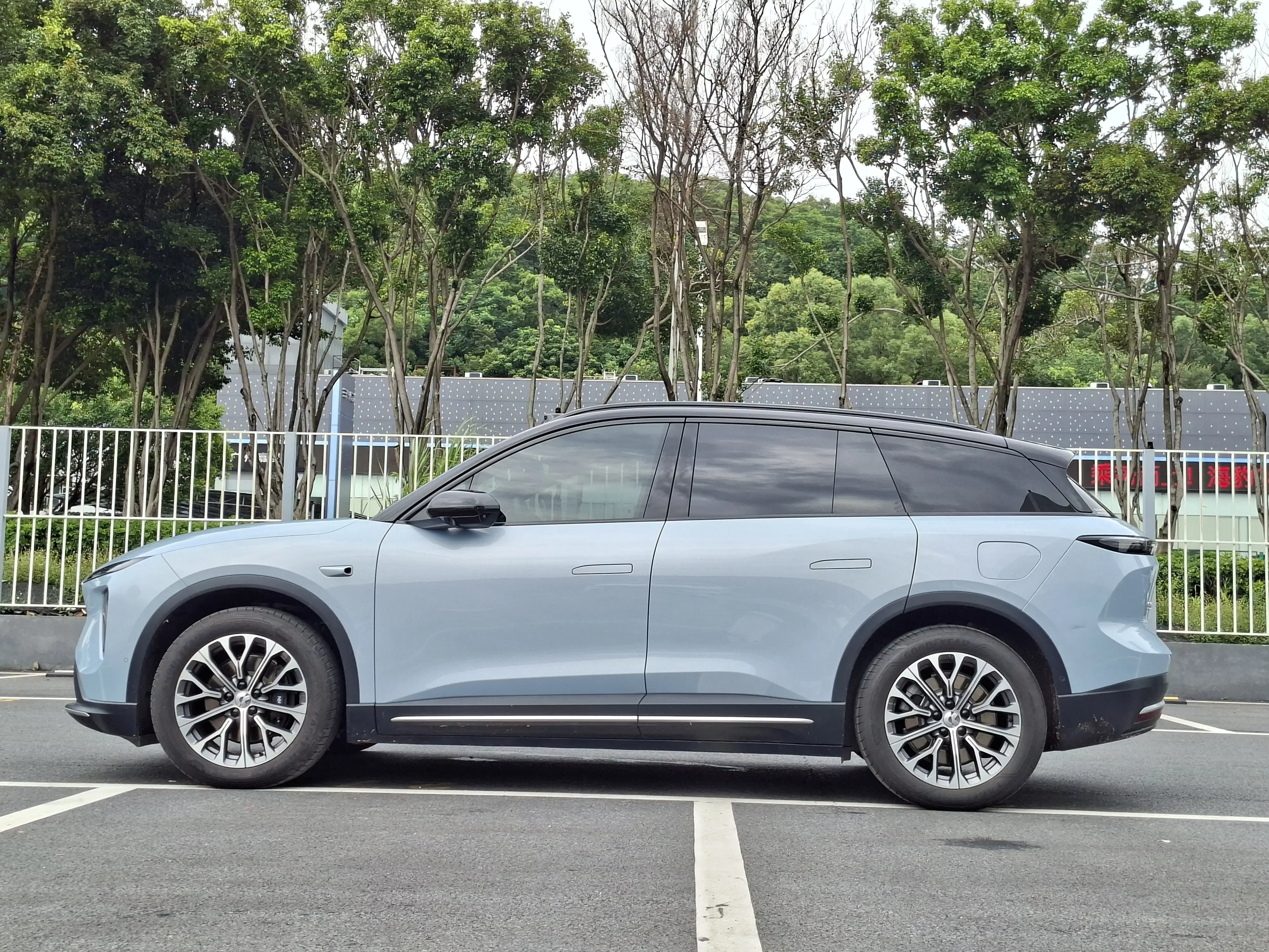 NIO ES6