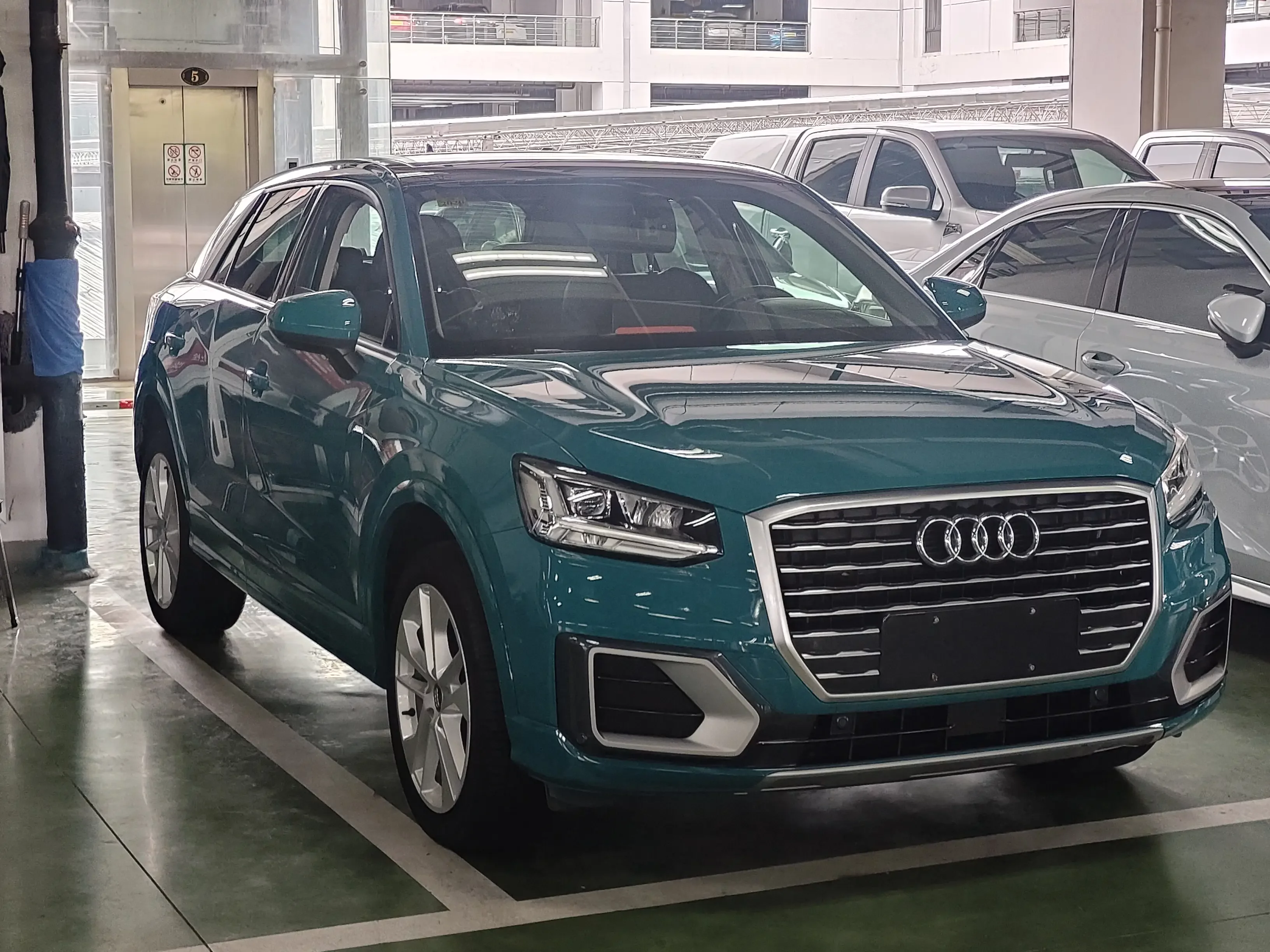 Audi Q2L