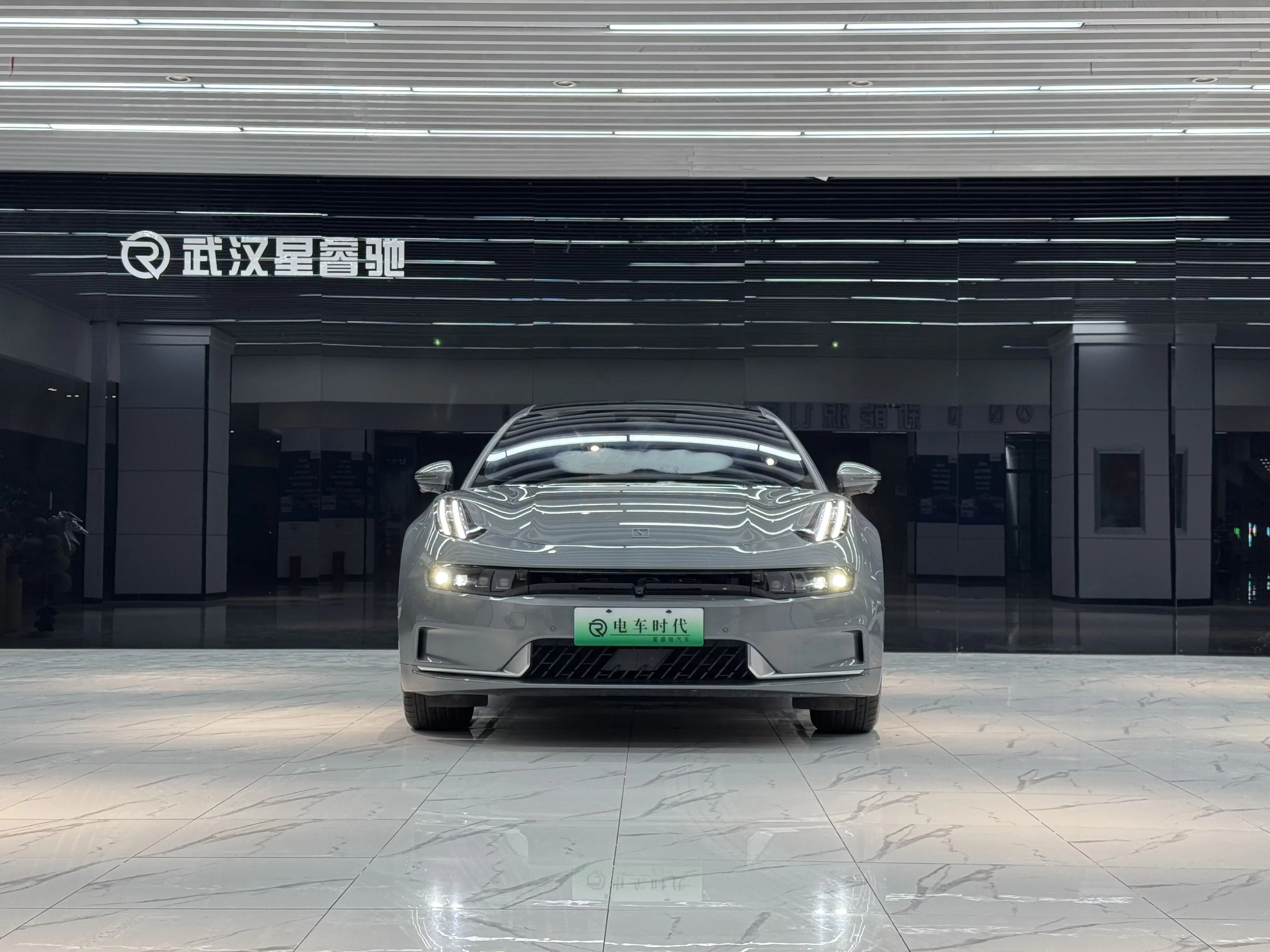 ZEEKR 001