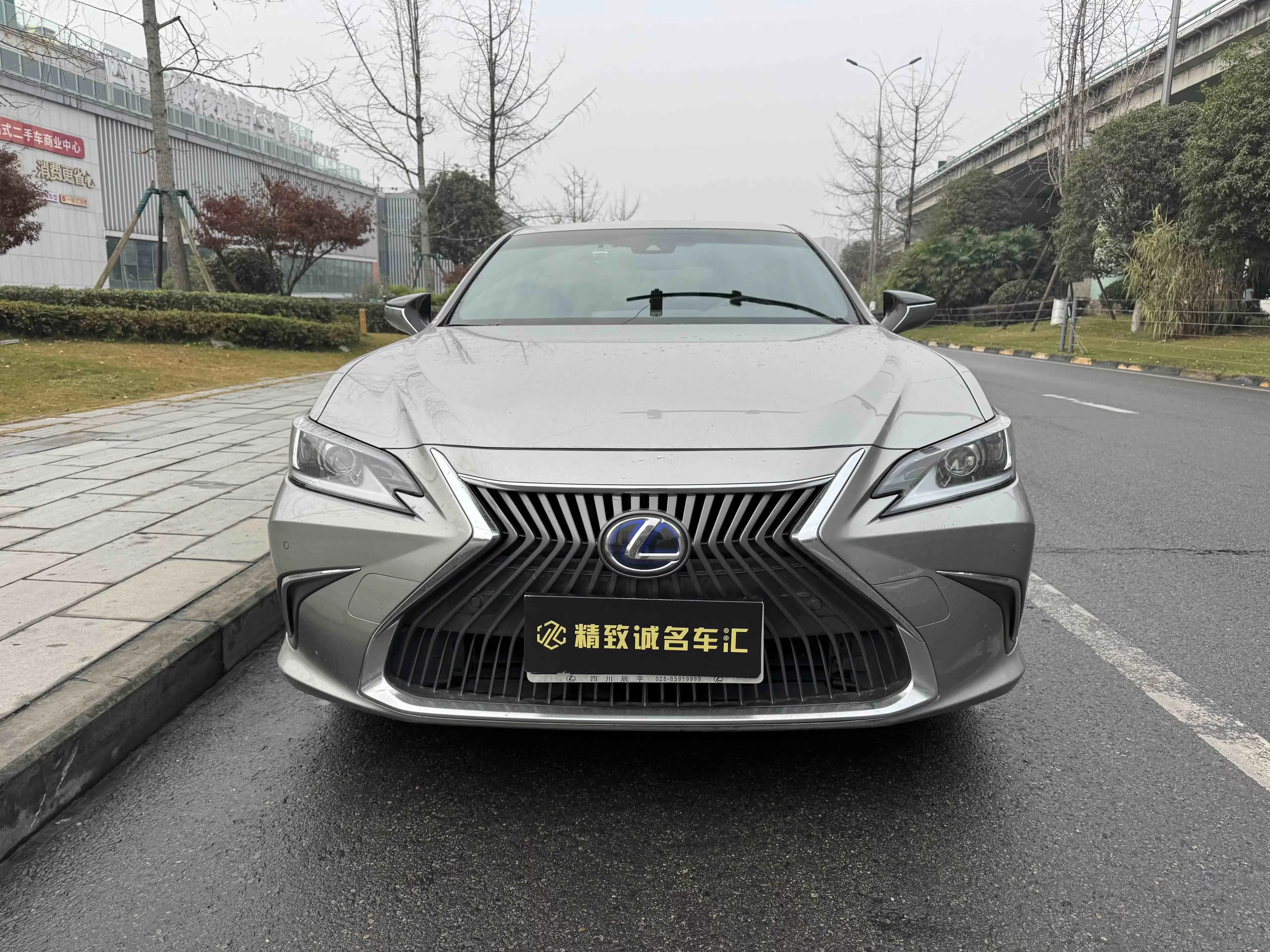 Lexus ES