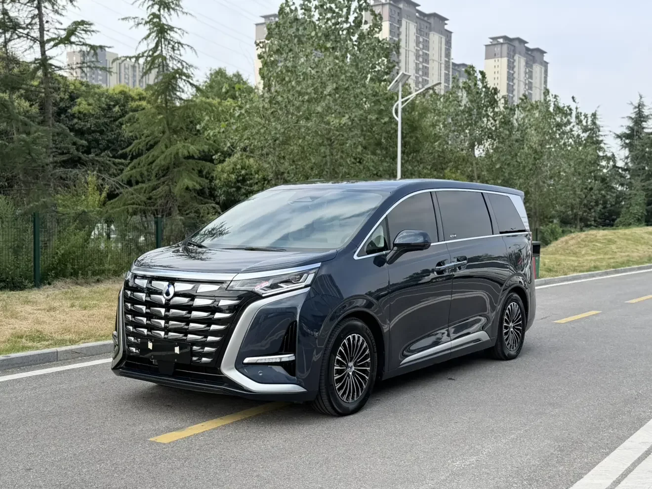 Denza D9 DM