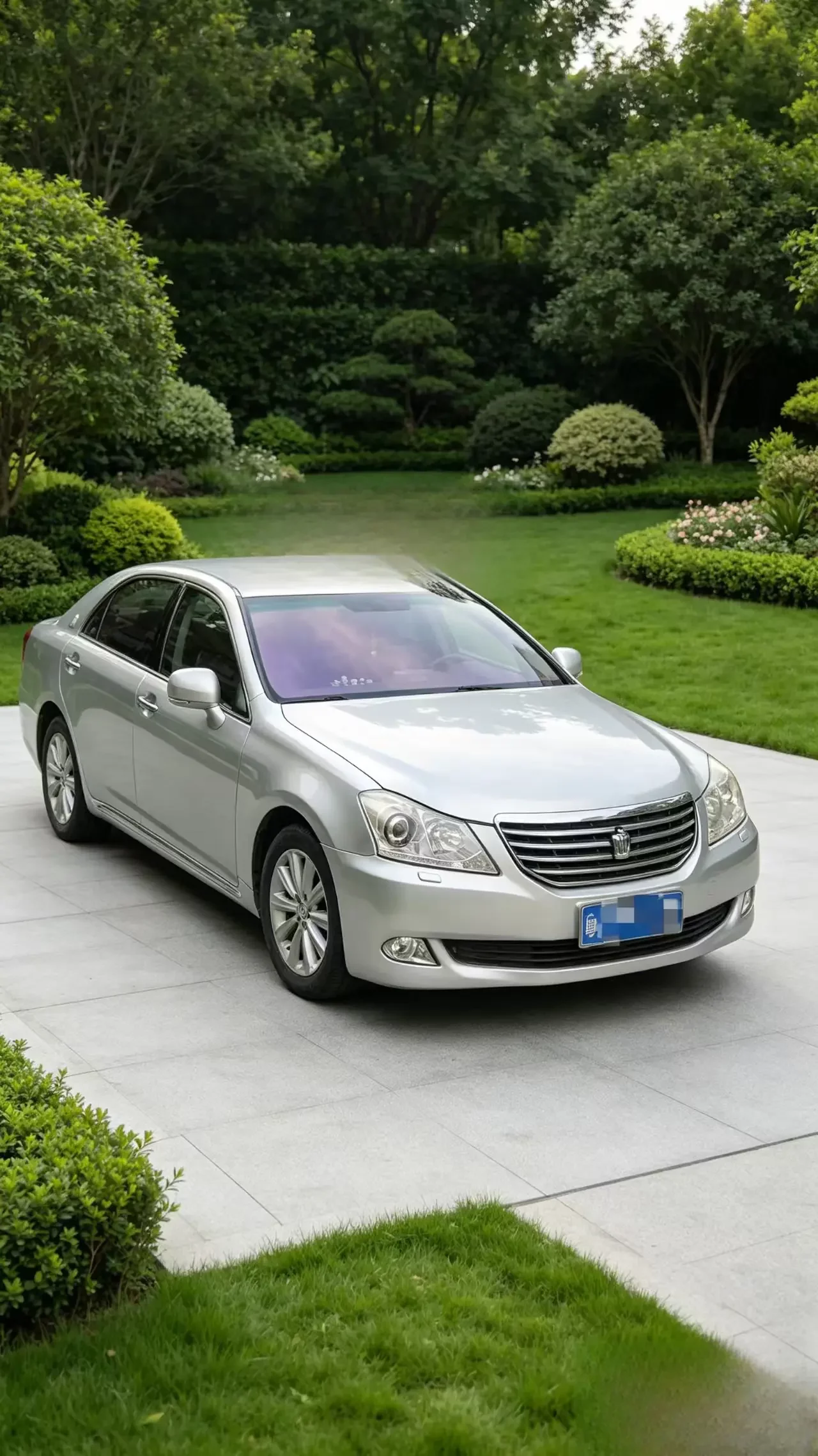 Toyota crown