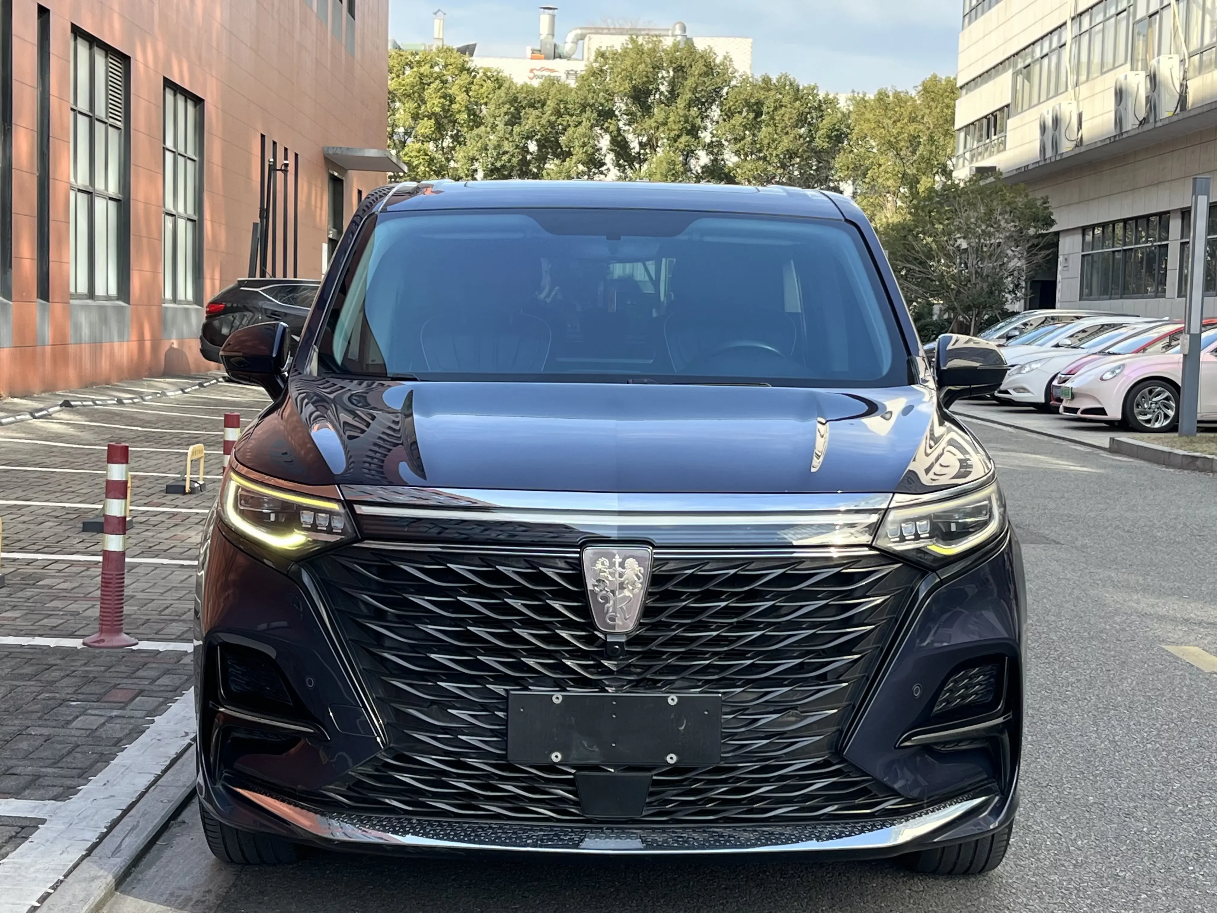 Roewe iMAX8