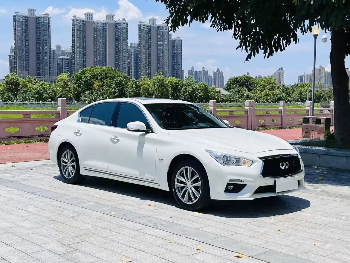 Infiniti Q50L
