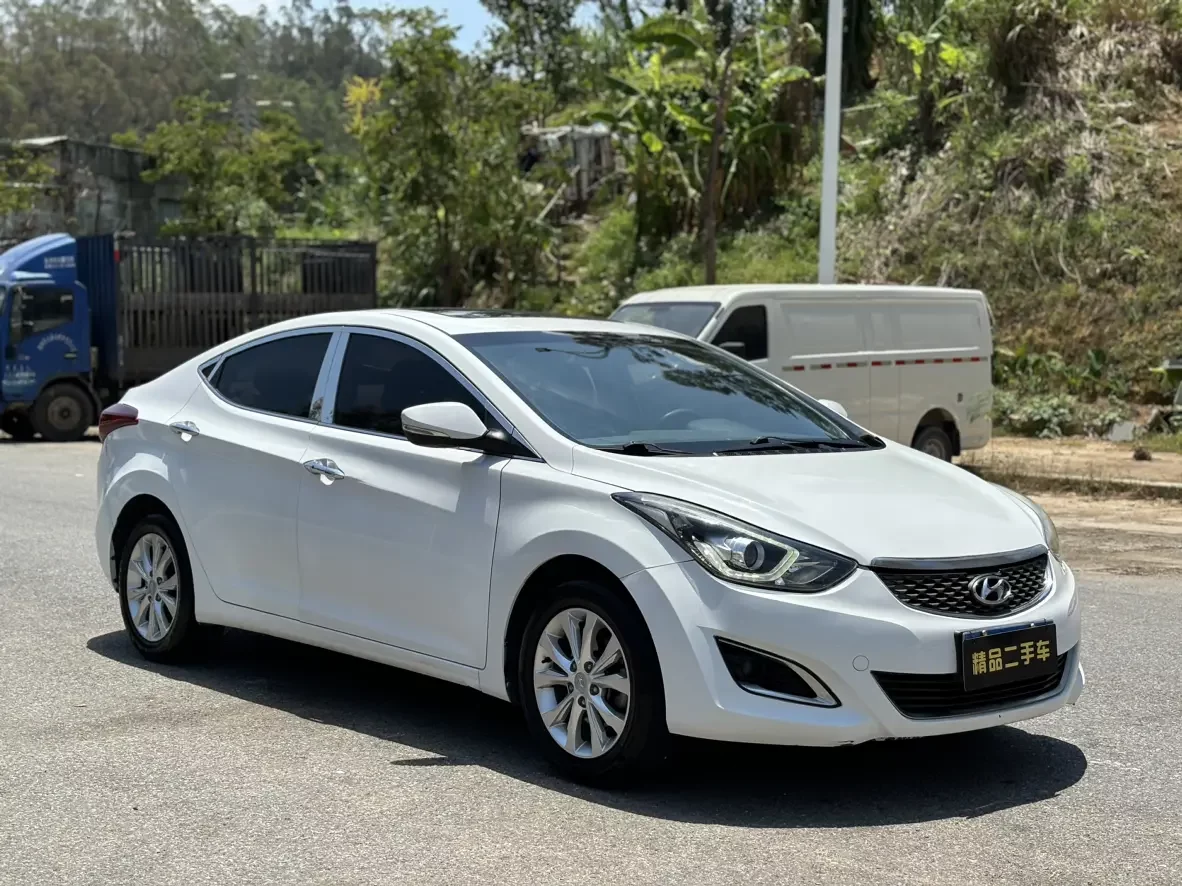 Hyundai Elantra