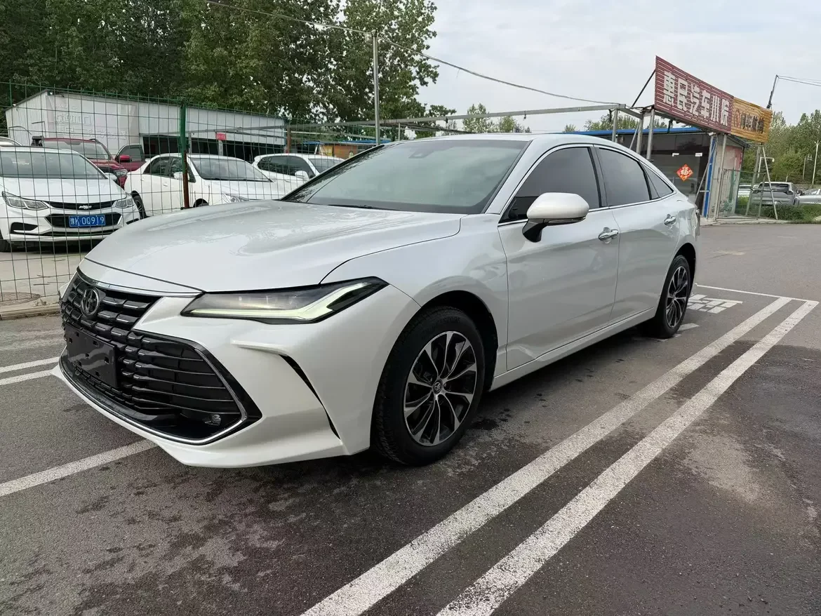 Toyota Avalon (asian dragon)