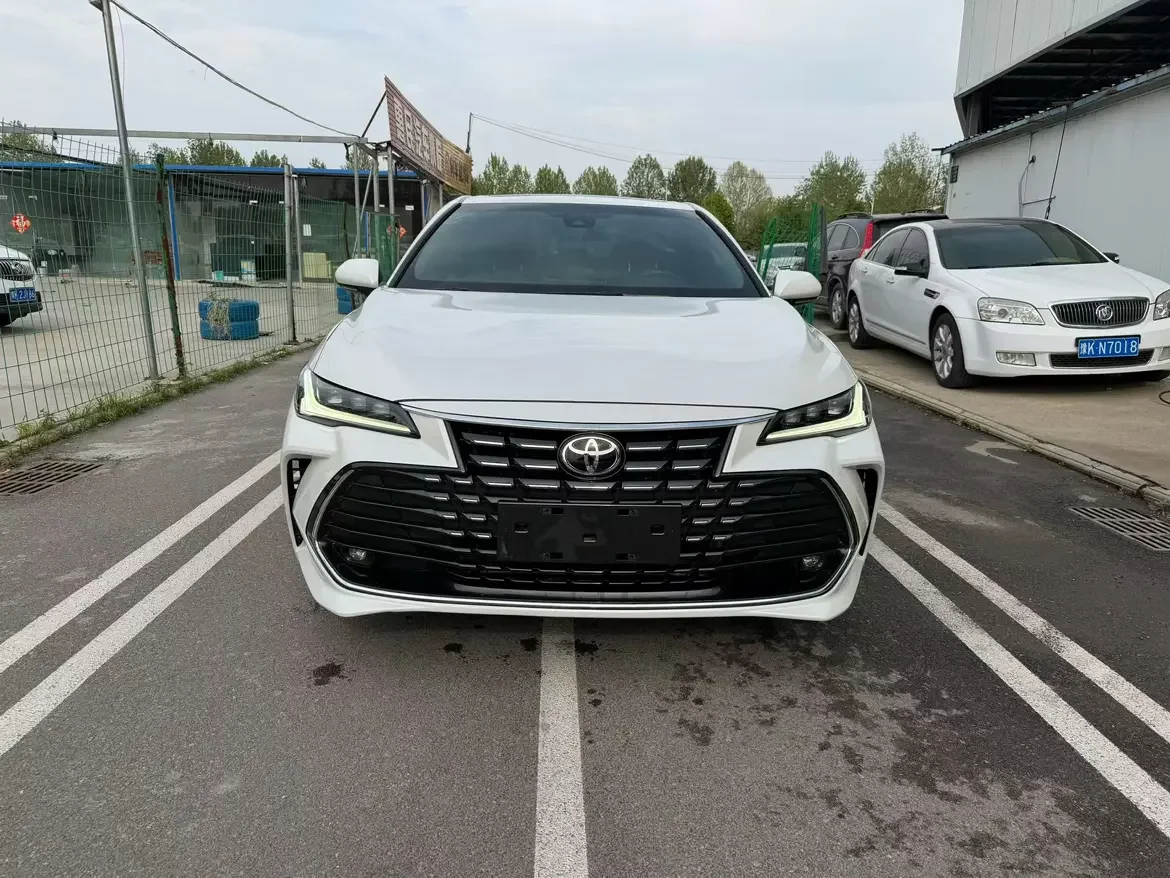 Toyota Avalon (asian dragon)