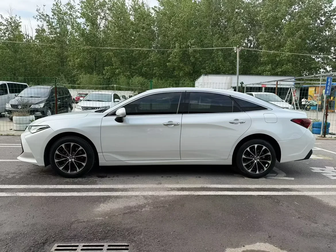 Toyota Avalon (asian dragon)