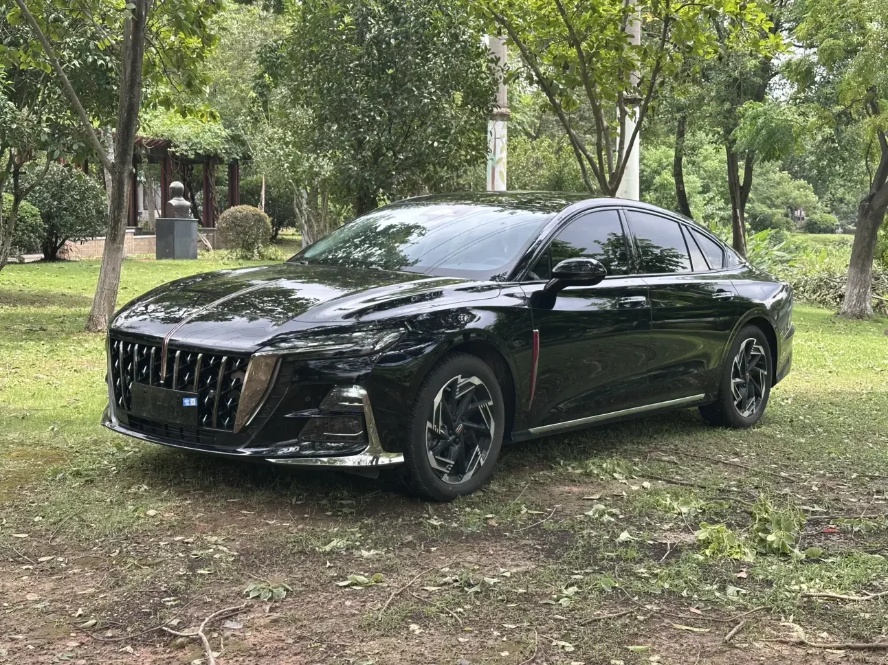 Hongqi H6