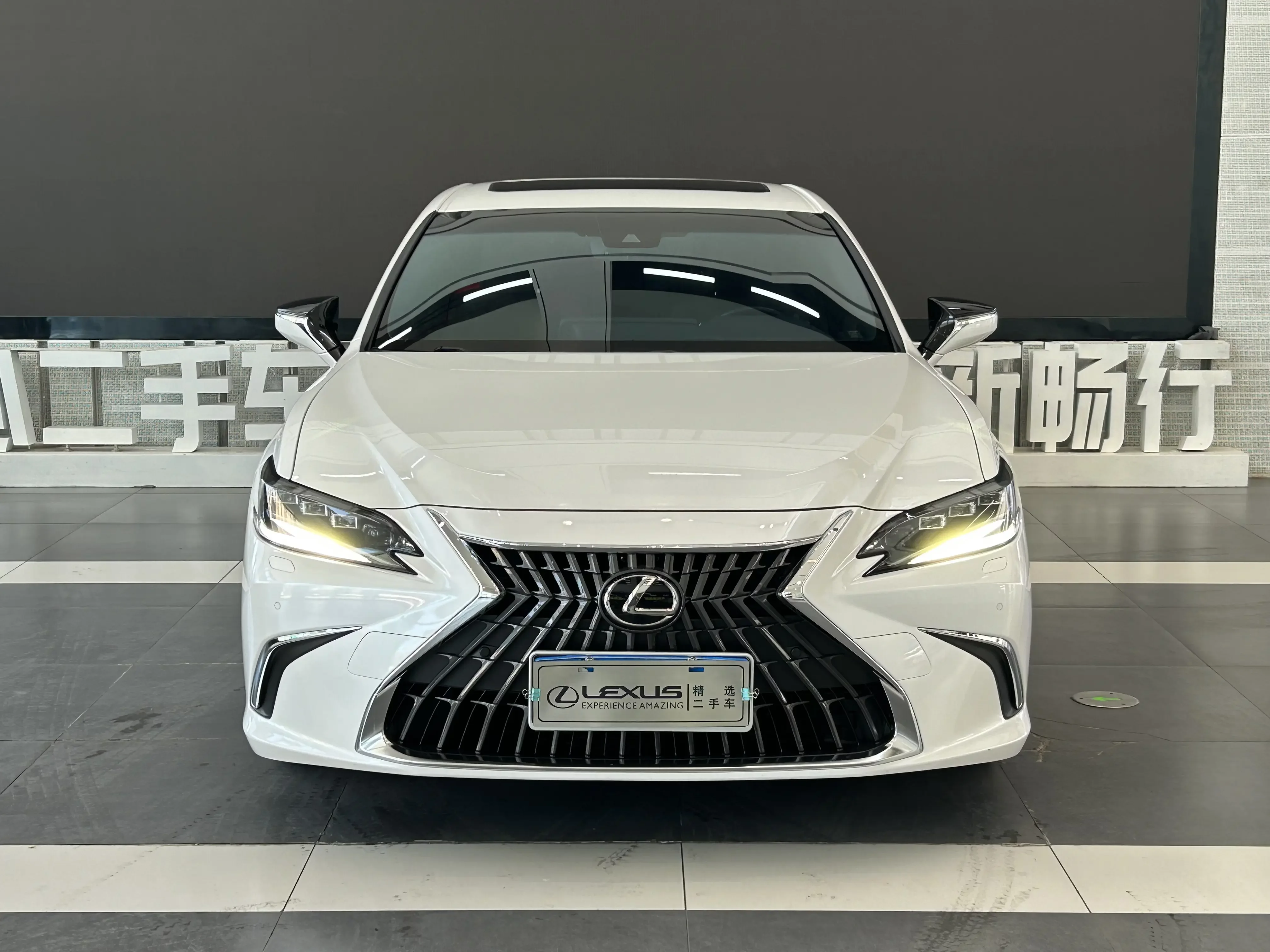 Lexus ES