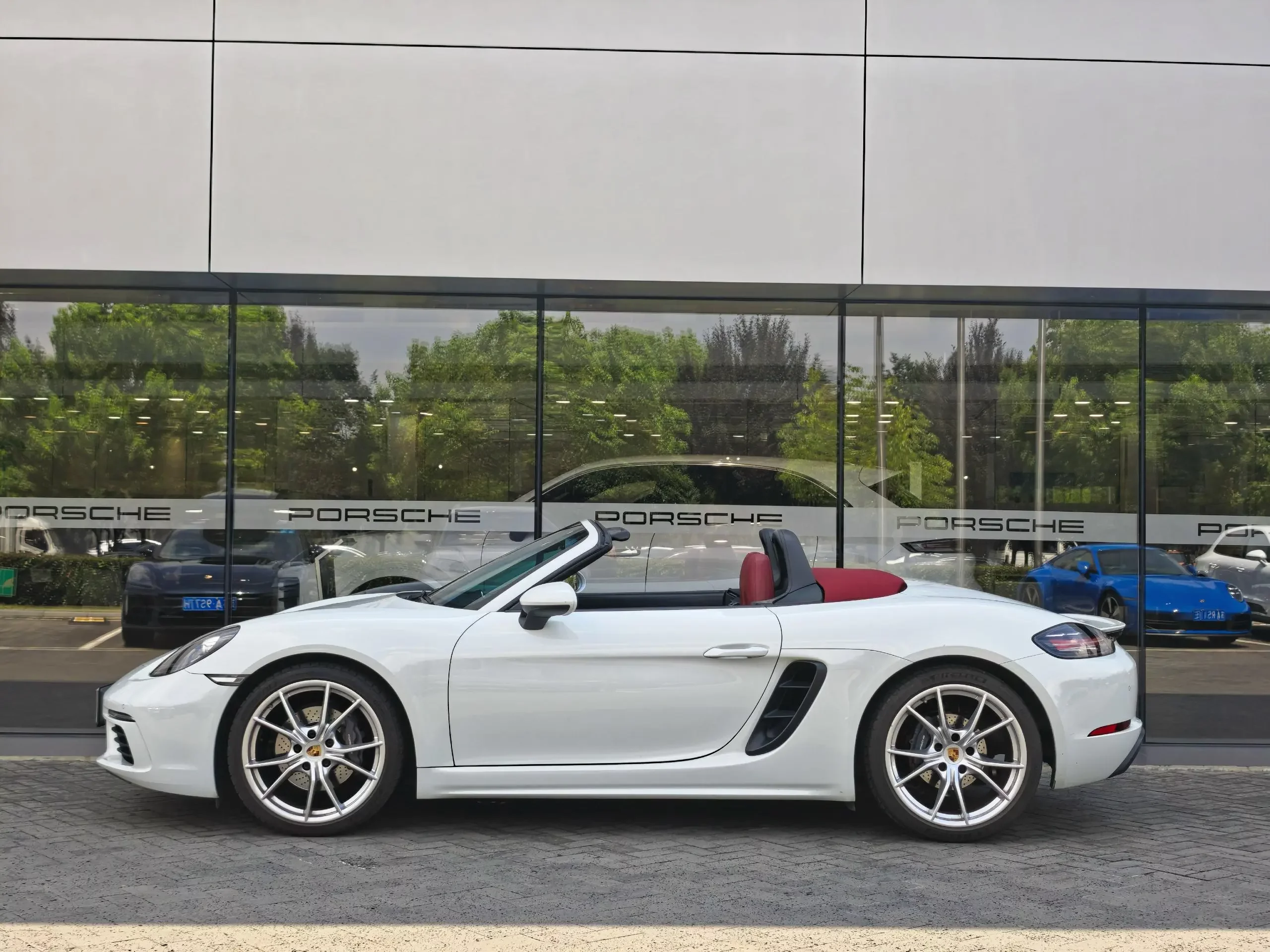 Porsche 718