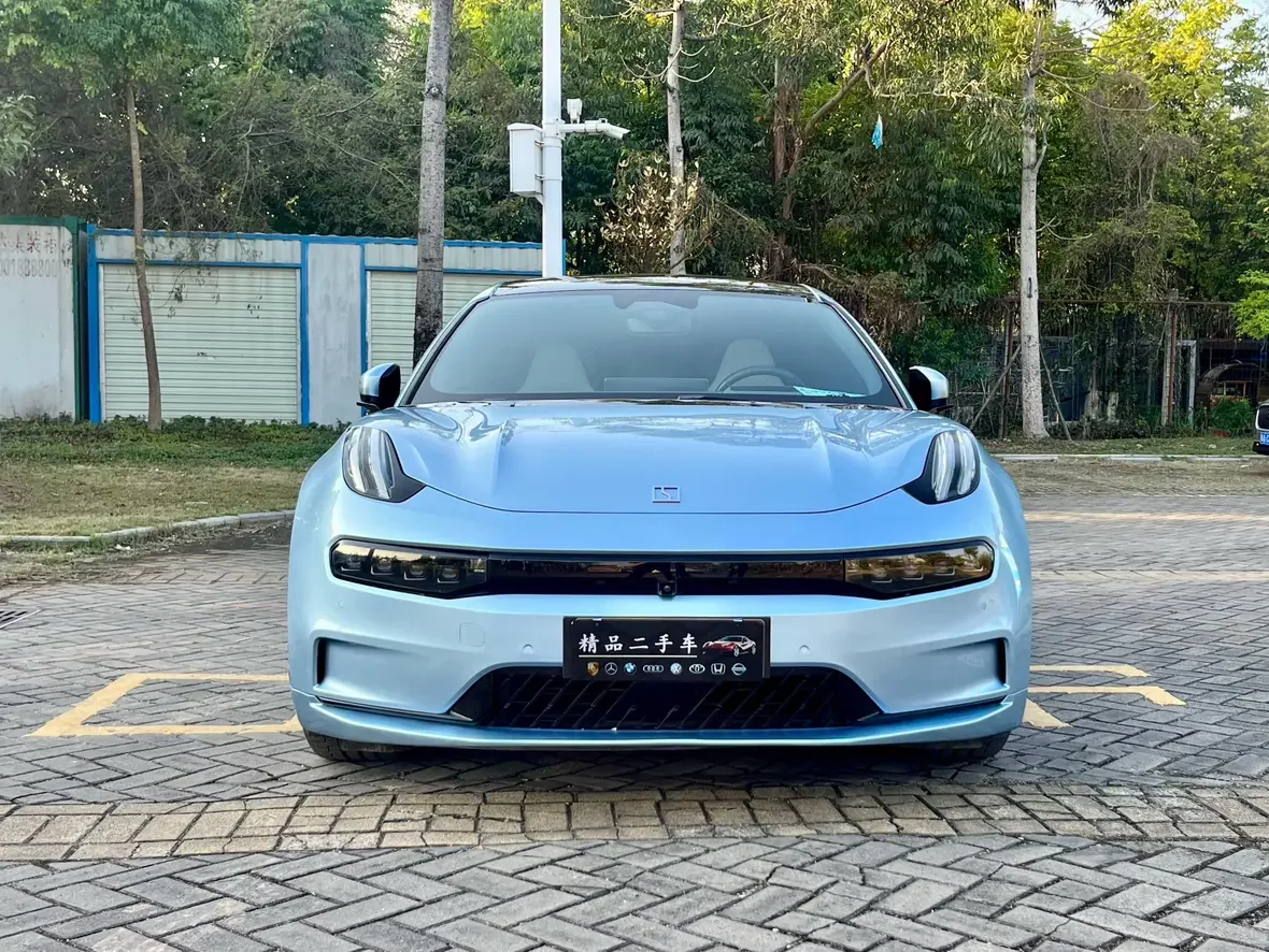 ZEEKR 001