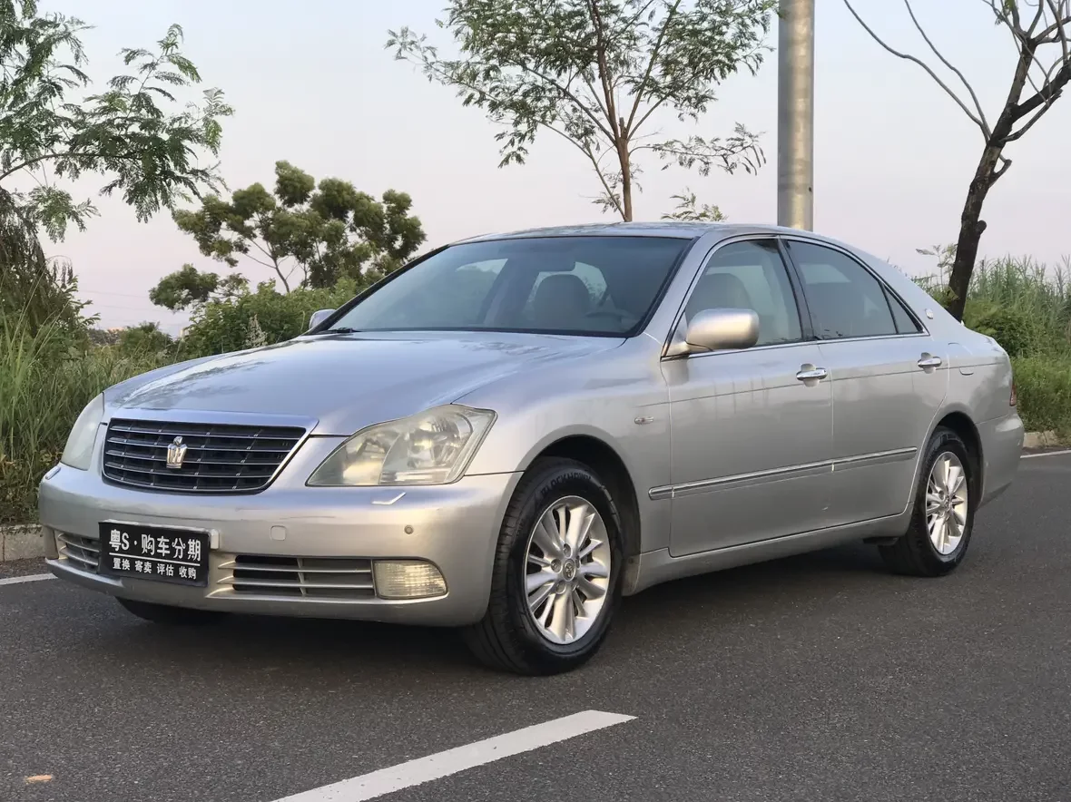 Toyota crown