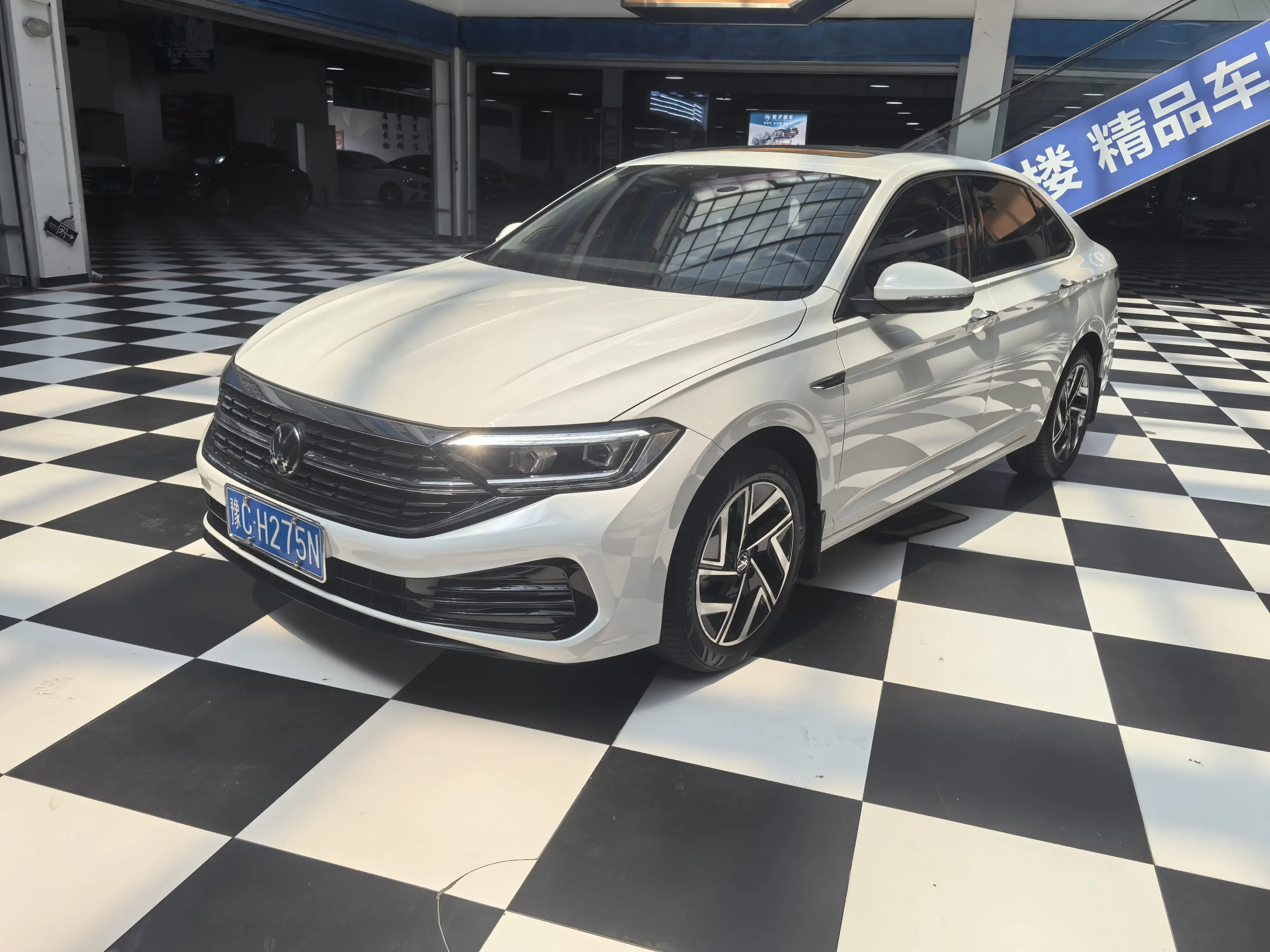Volkswagen Sagitar
