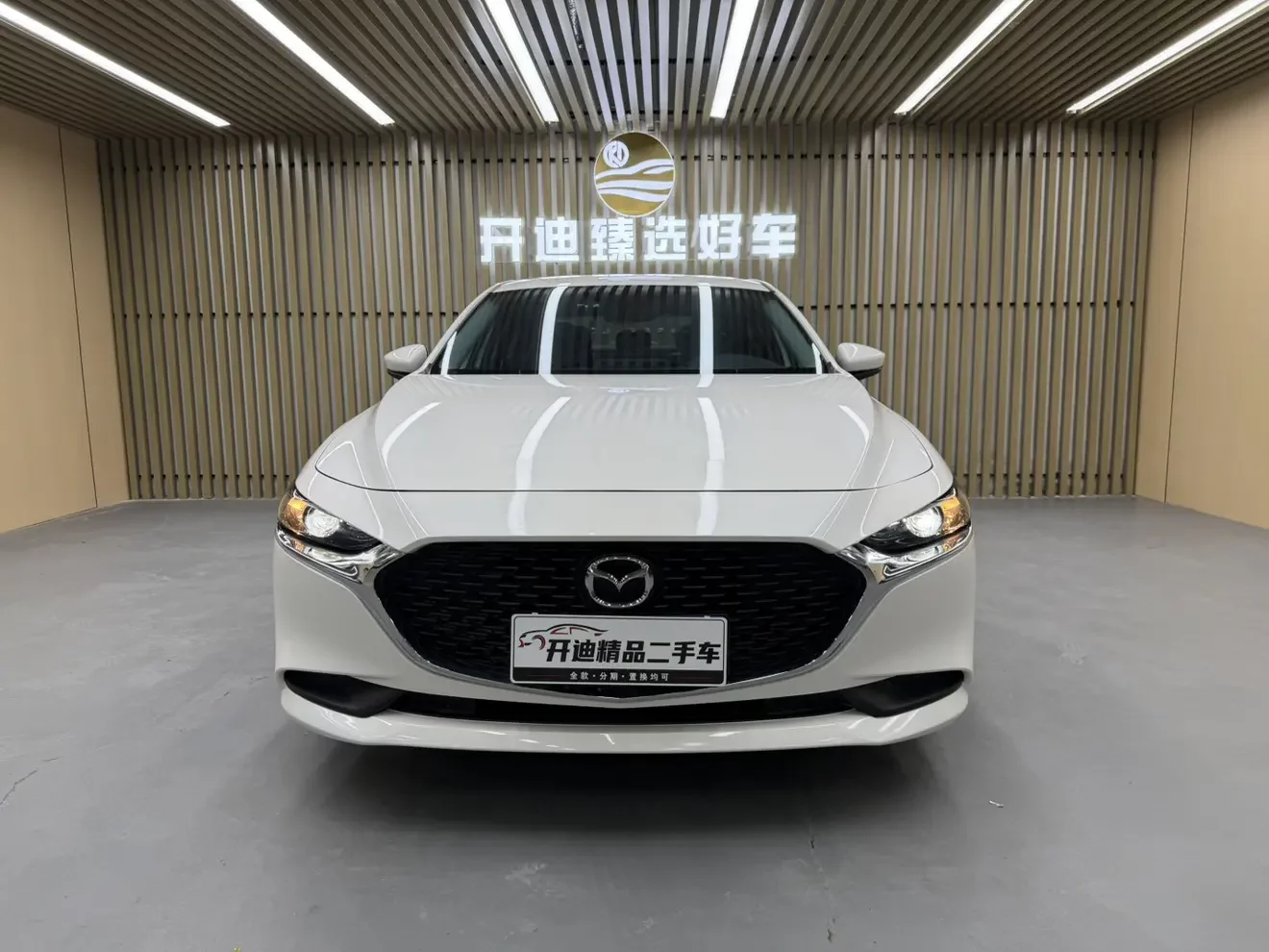 Mazda Axela (3)